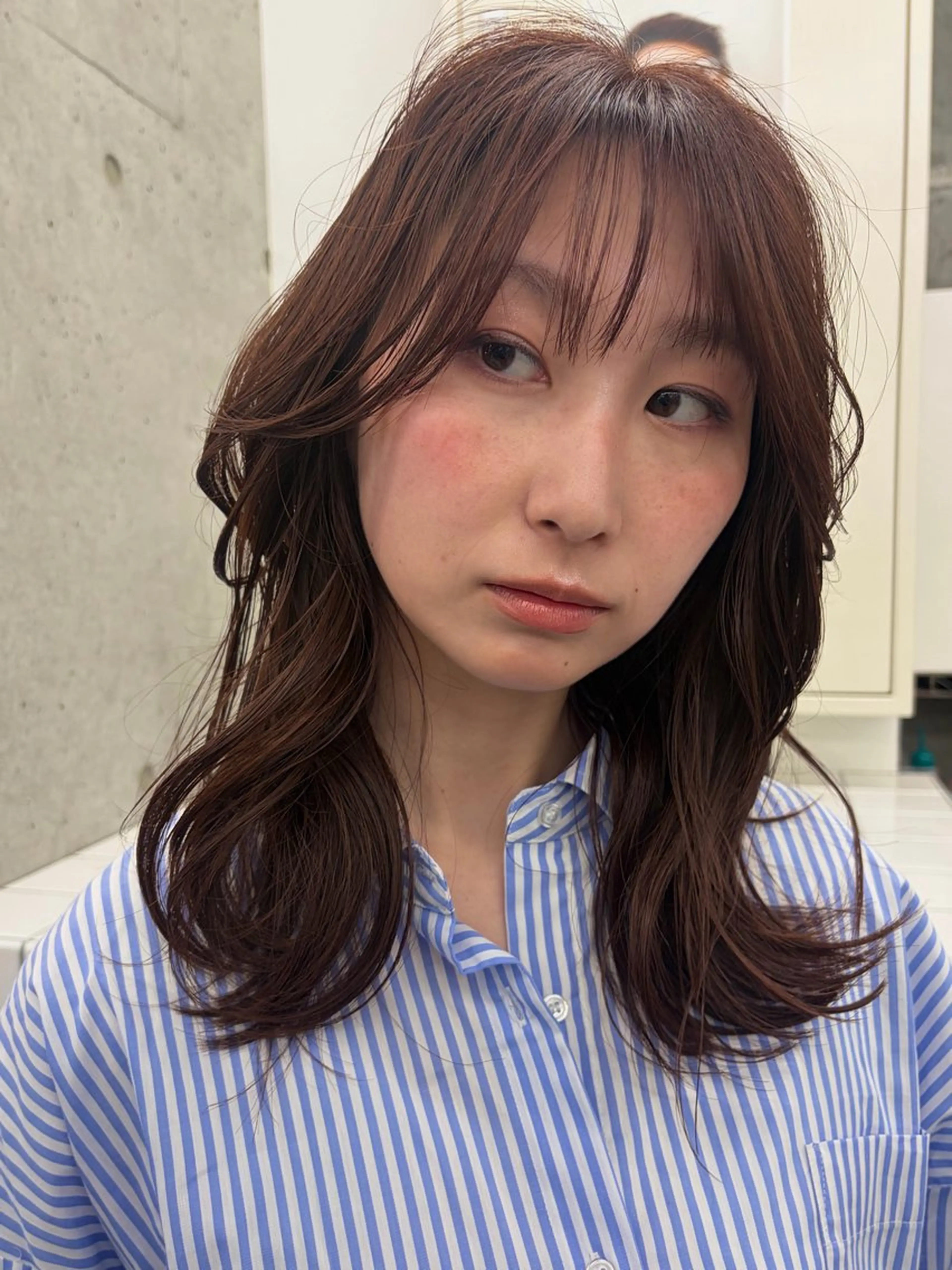 ミディアム ミディアムレイヤー レイヤーカット カット ヘアカラー トリートメント cana 札幌レイヤースタイルのヘアスタイル