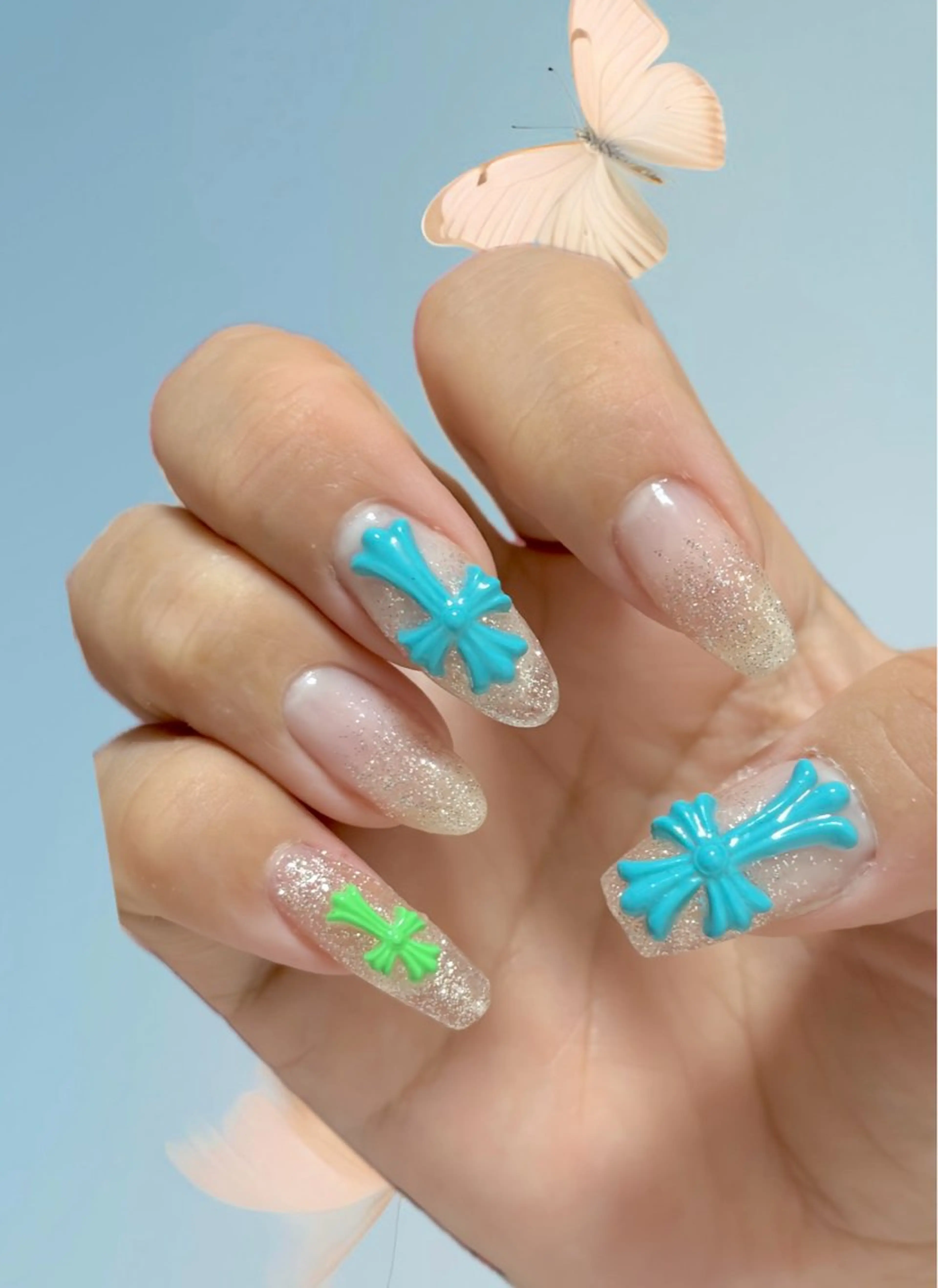 話題のクロスパーツ✝️ネイル💅オフ無しの写真