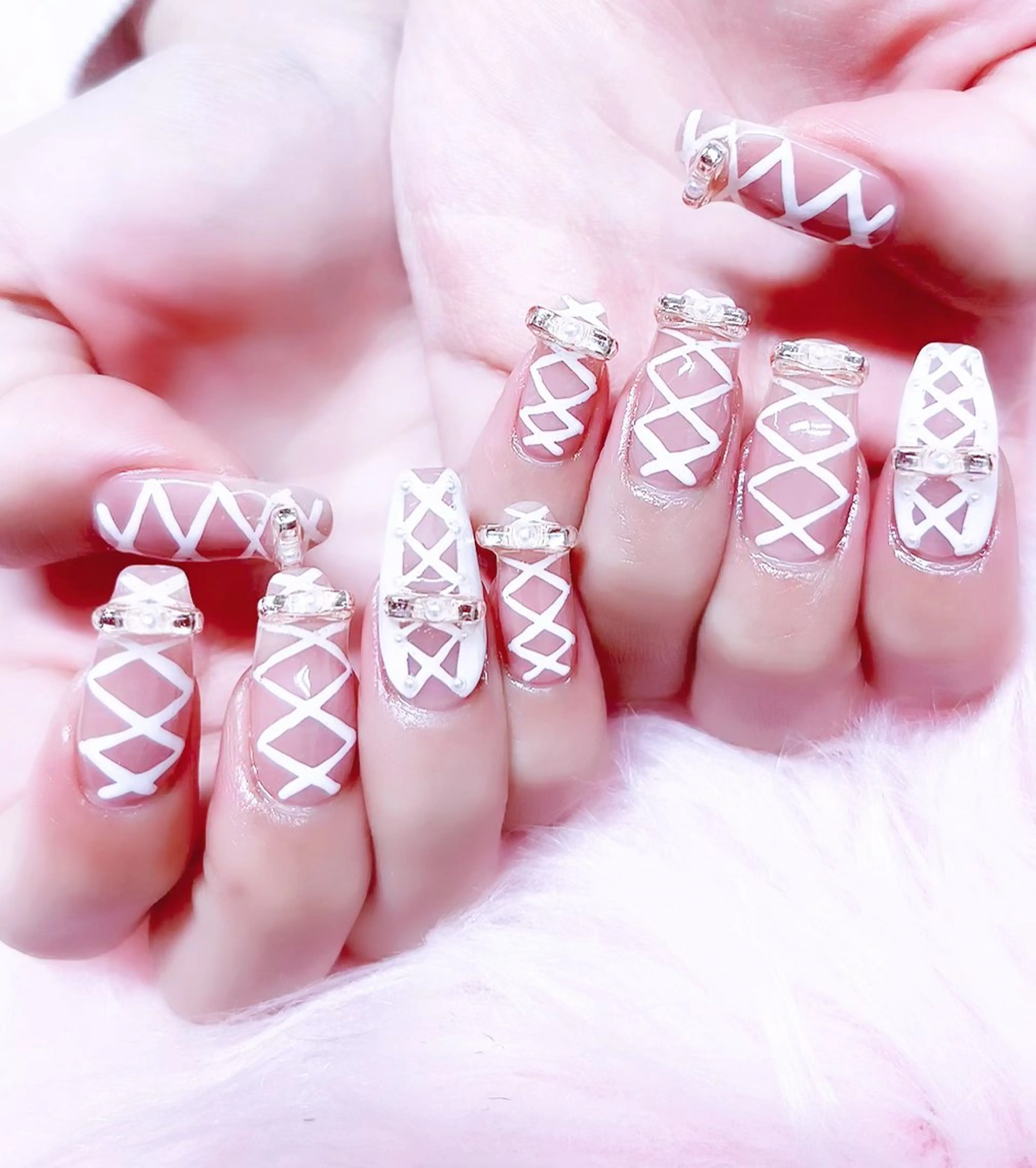 ネイル ハンドネイル MoonNail ユリ🌸のネイルデザイン