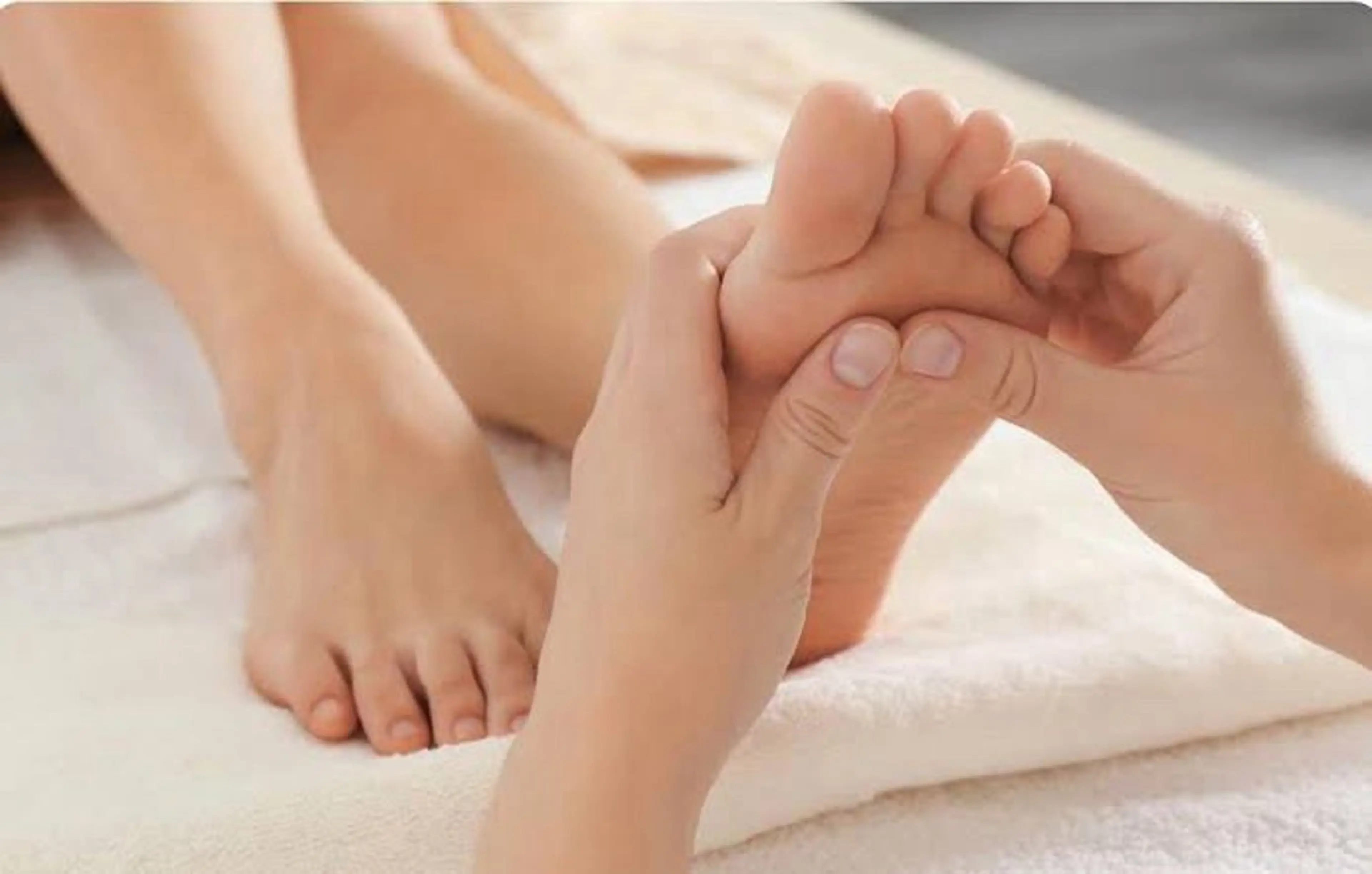 オイルで足首から下のみのケアの写真