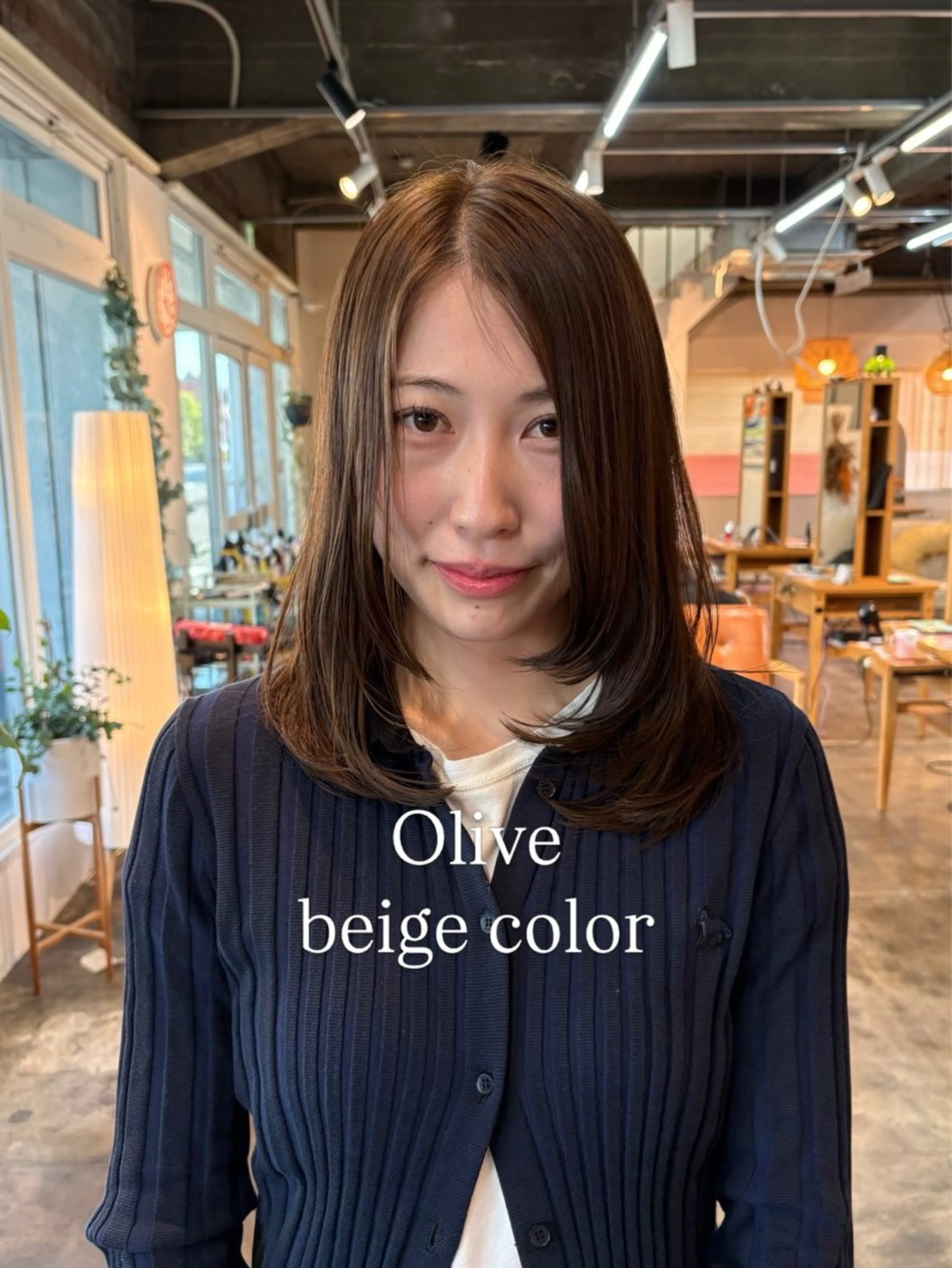 ミディアム カット ヘアカラー shiho/レイヤー /透明感カラーのヘアスタイル