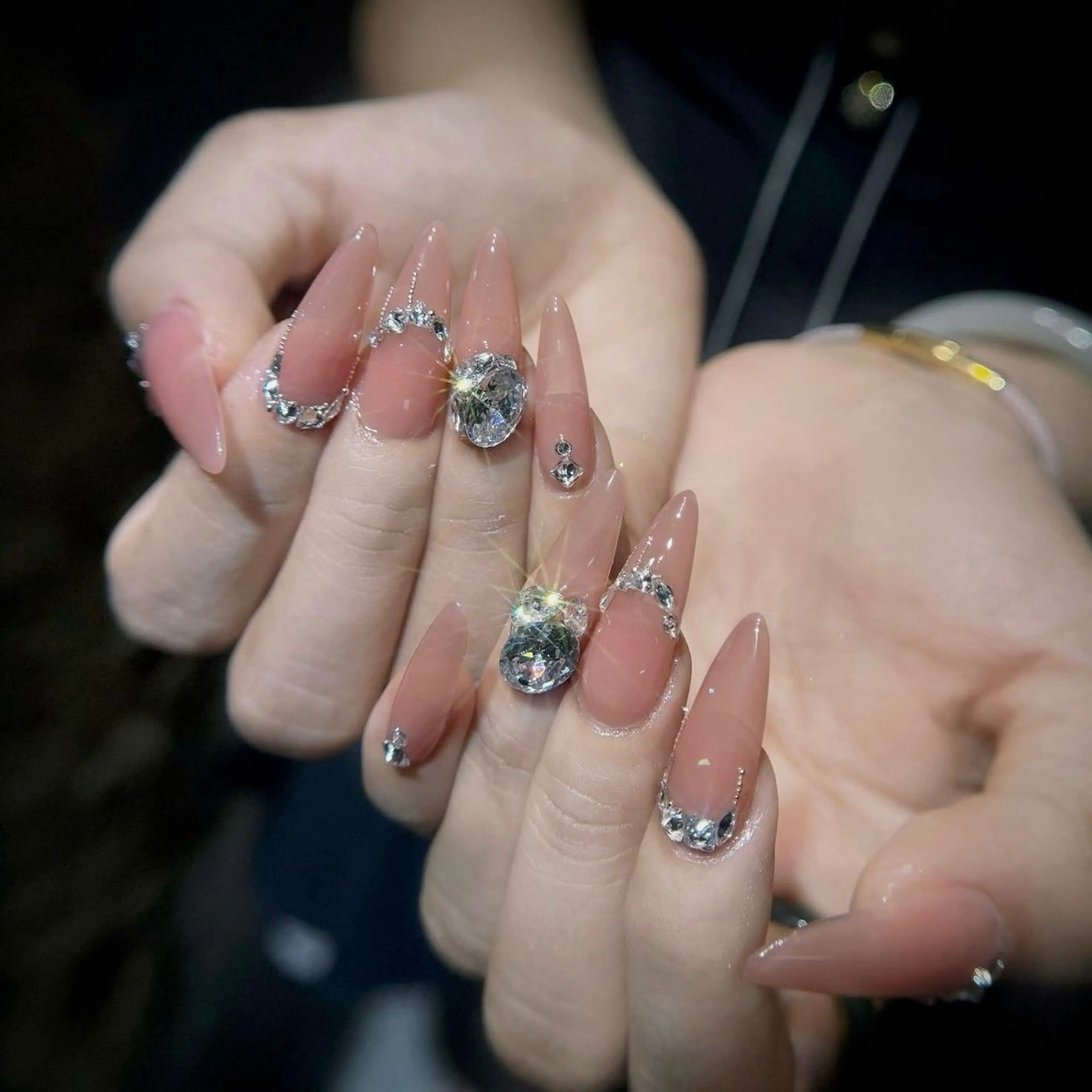 ネイル ハンドネイル トウイ チャンのネイルデザイン