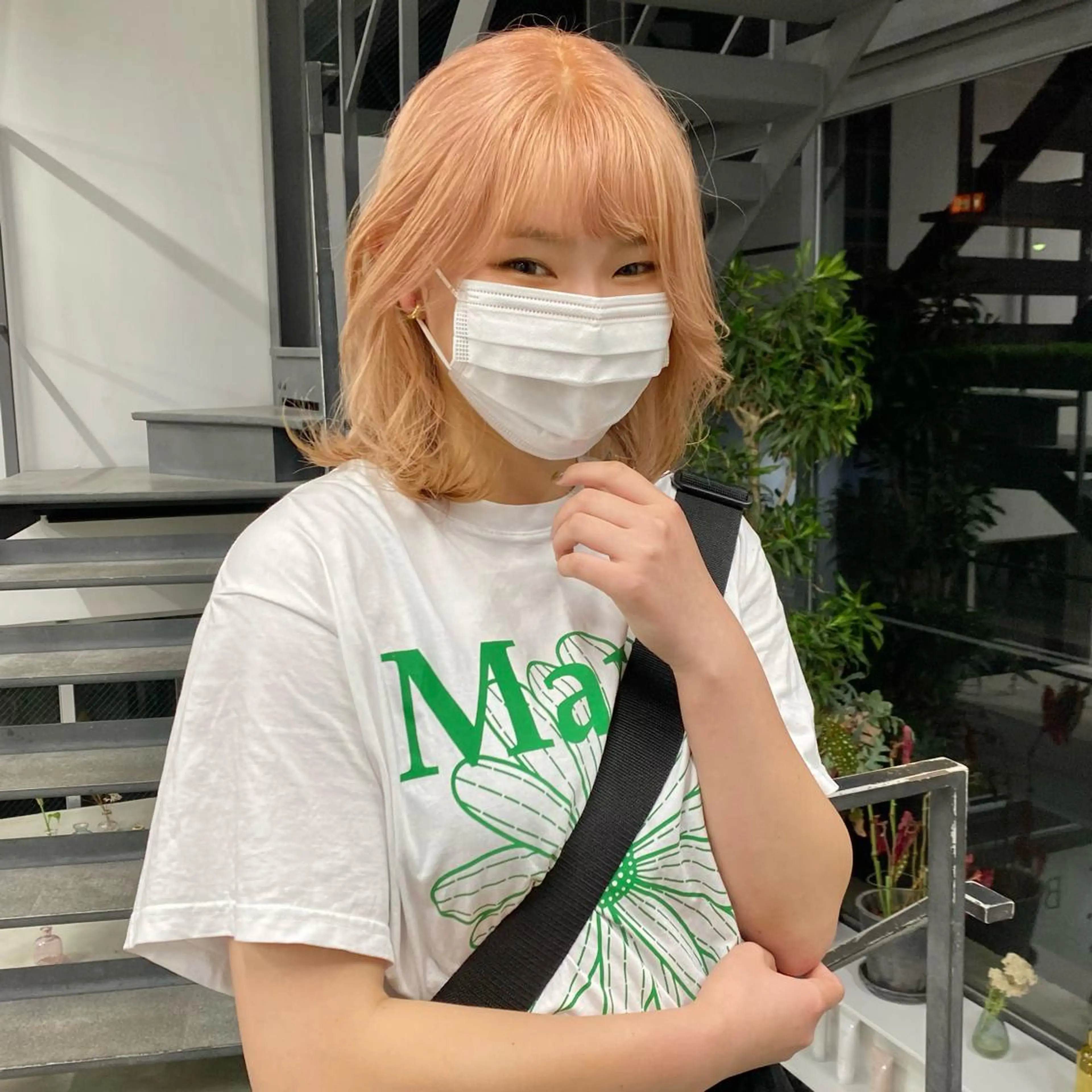 ミディアム カラー ベージュカラー ブリーチ ダブルカラー ピンクカラー ピンクベージュ 山口 モエのヘアスタイル