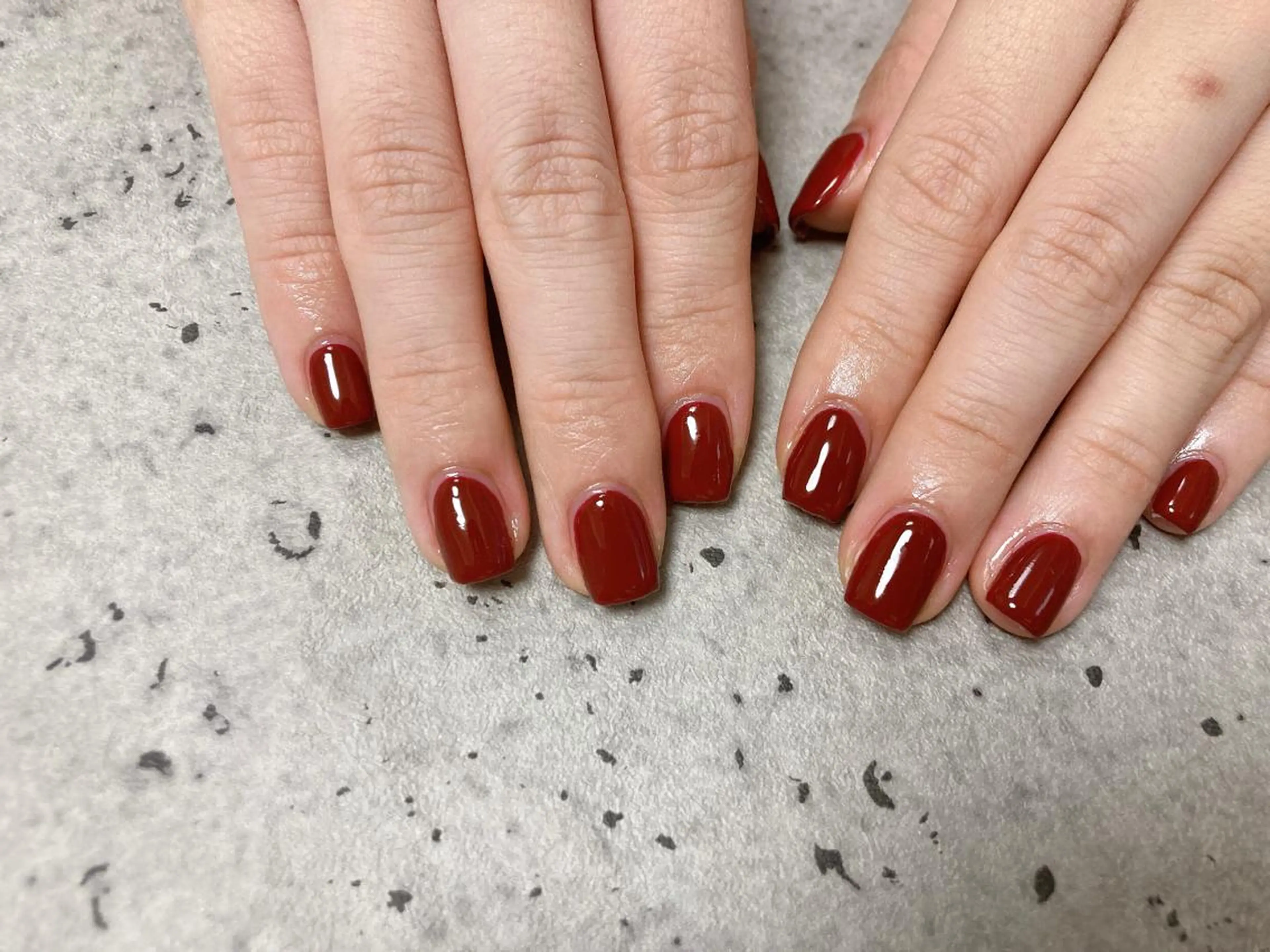 ネイル ボルドー ワンカラーネイル ハンドネイル mogunail &blowのネイルデザイン