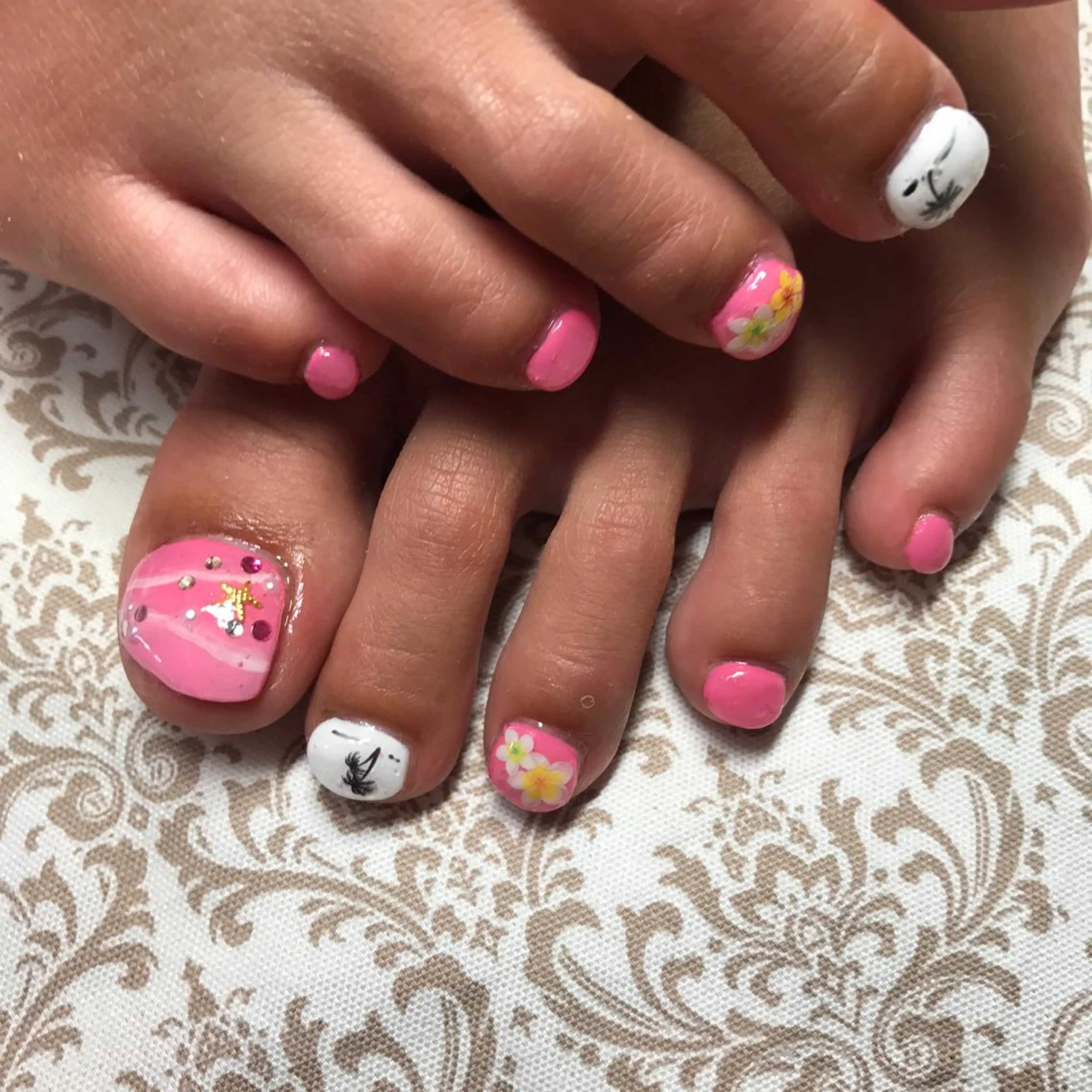 ネイル ピンク COCO +のエステ・リラクイメージ