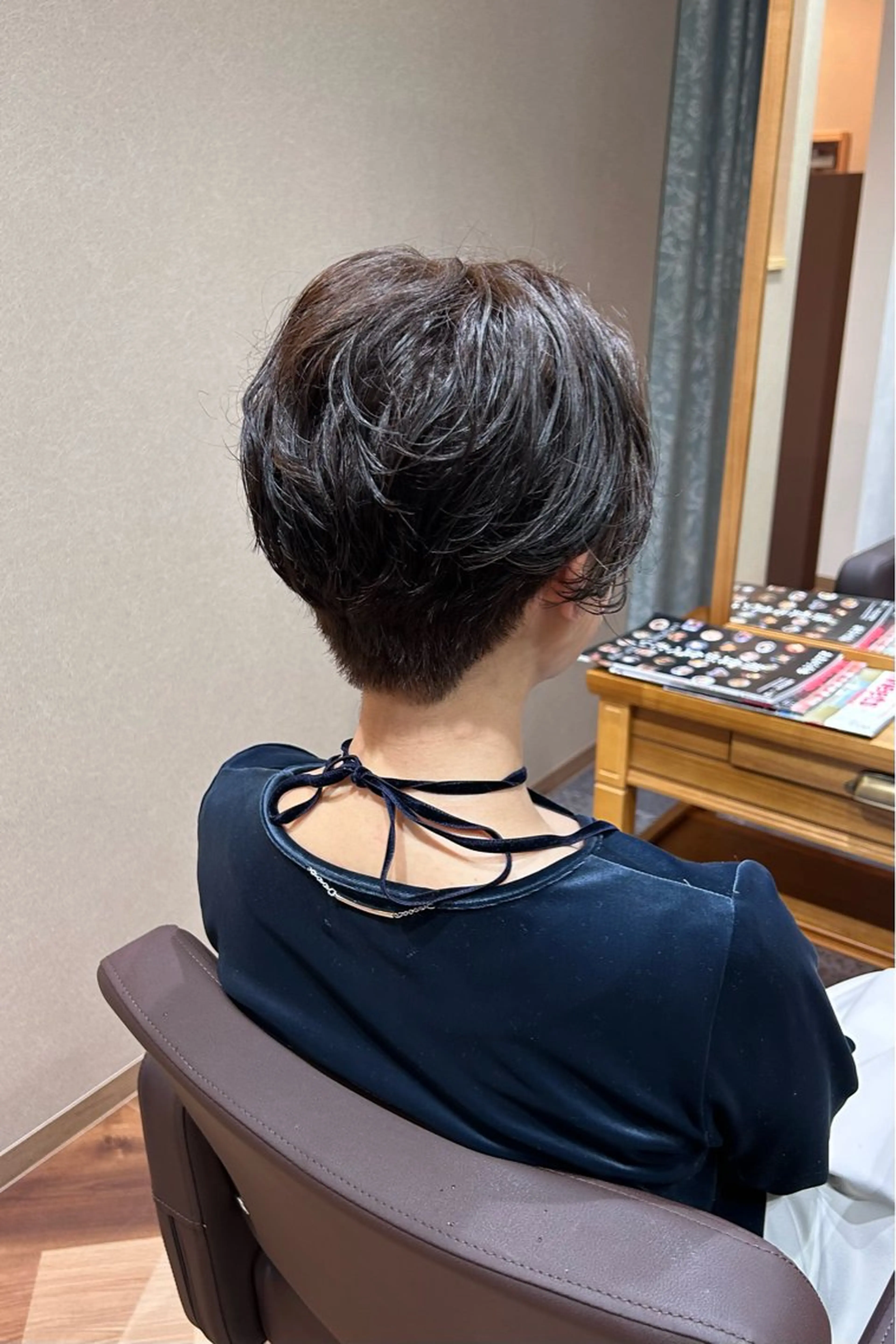 ショート カラー ヘアアレンジ アッシュ アッシュグレー アッシュグレージュ グレージュ ハイライトカラー 原田 歩実のヘアスタイル