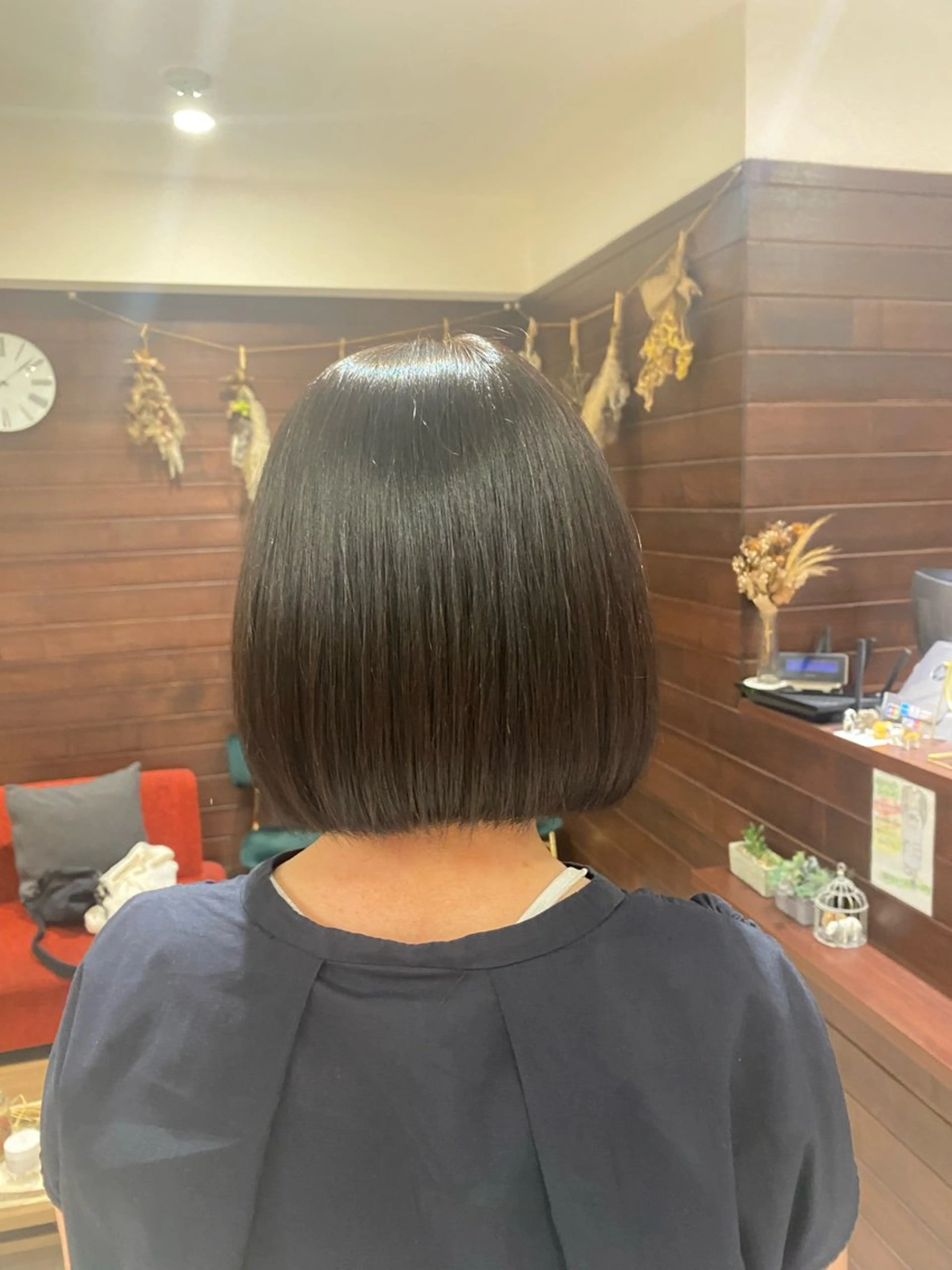 カラー ボブ 井上 万由のヘアスタイル