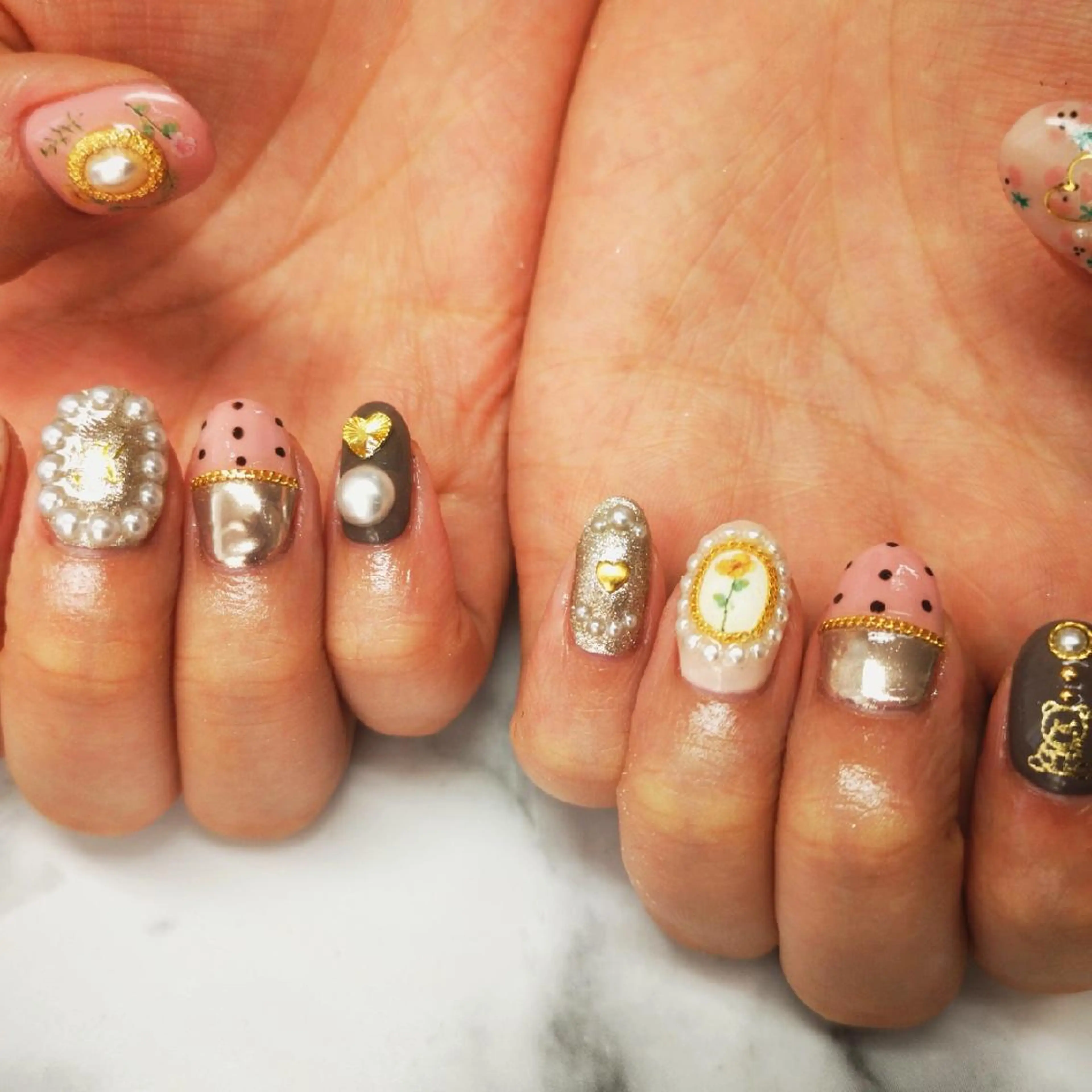 ネイル フラワーネイル ハンドネイル 石渡 美弥のネイルデザイン