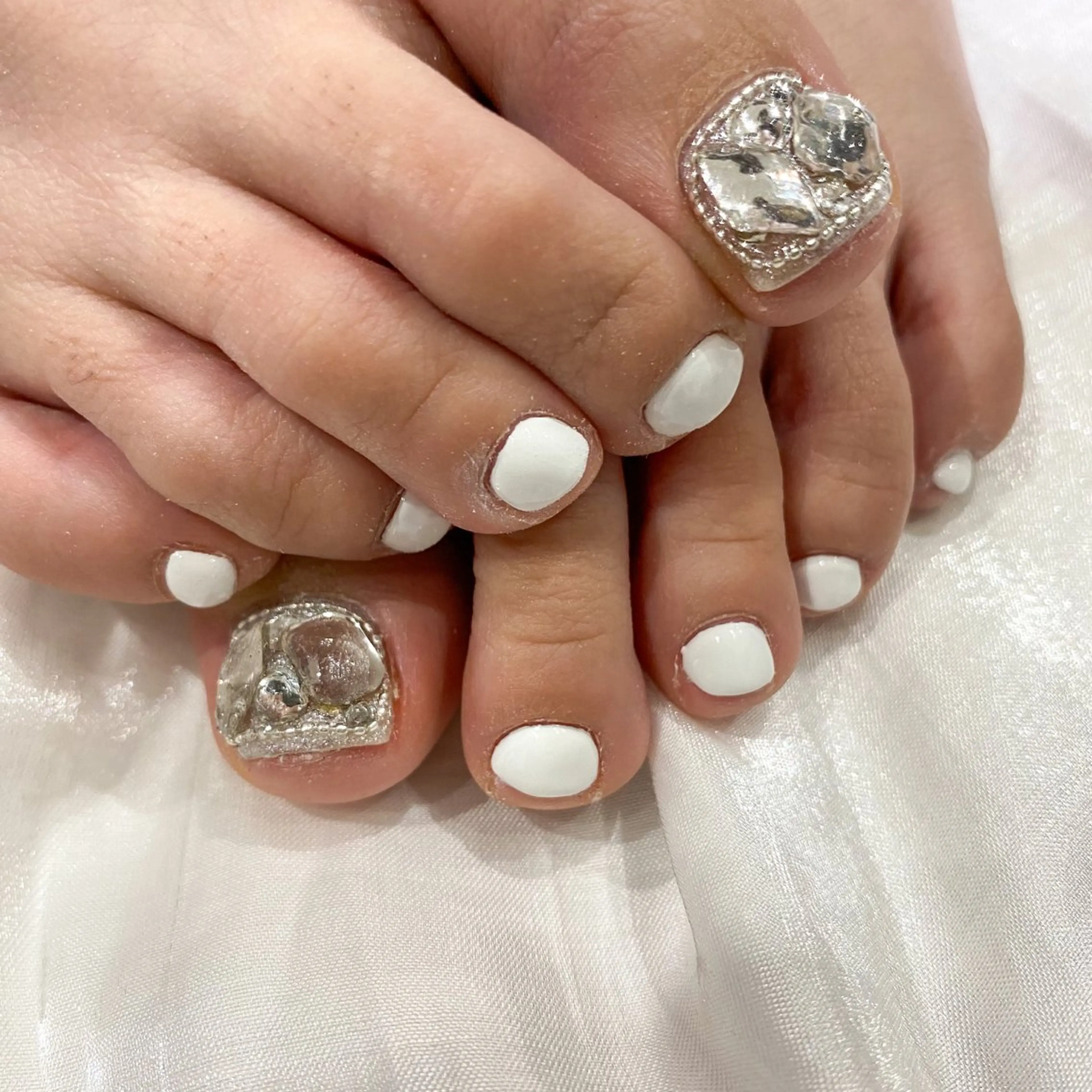 ネイル アートネイル キラキラネイル muguet🎀 chikaのネイルデザイン