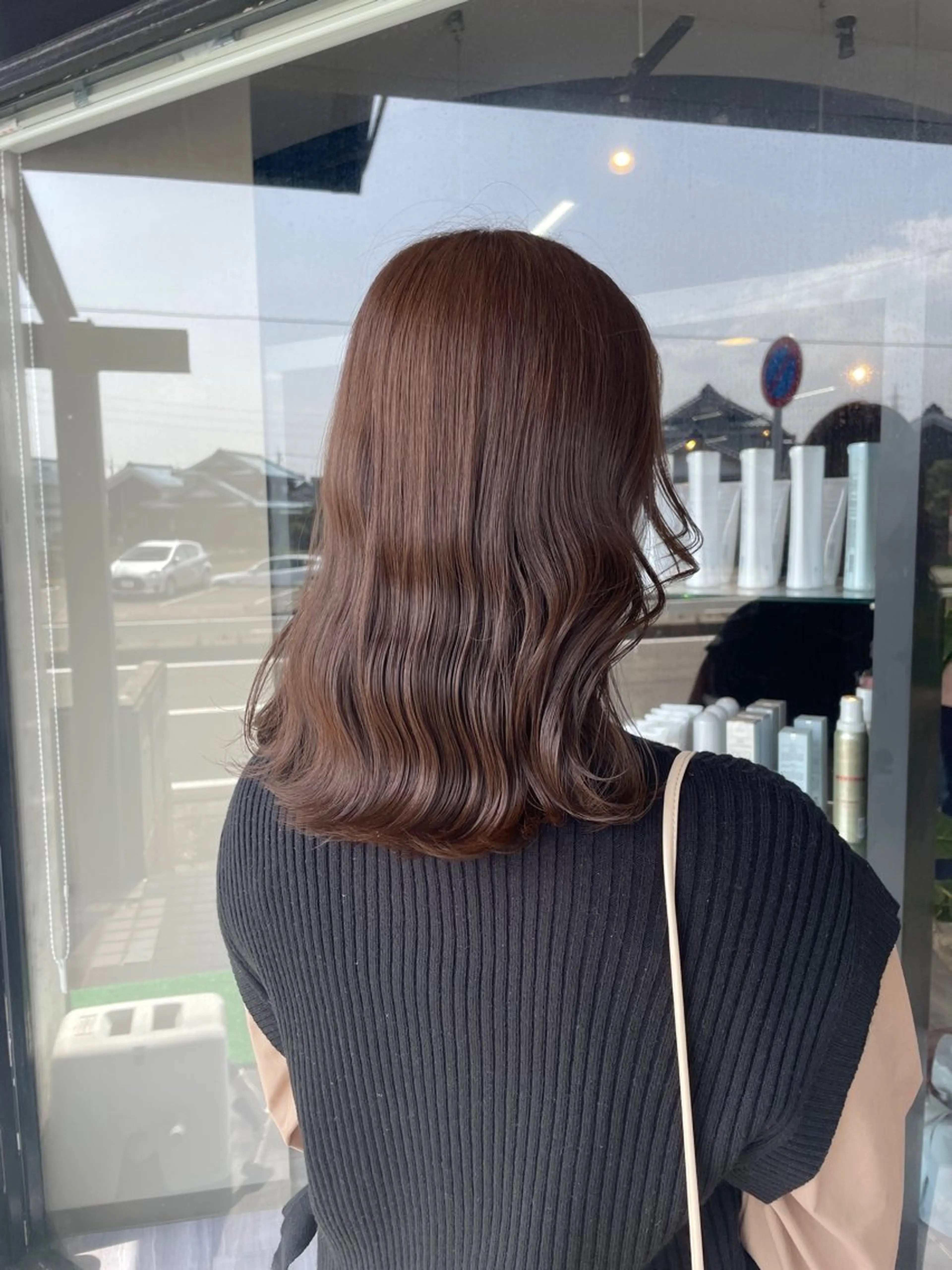 ミディアム カラー ベージュカラー オリーブベージュ マキノ キョウカのヘアスタイル