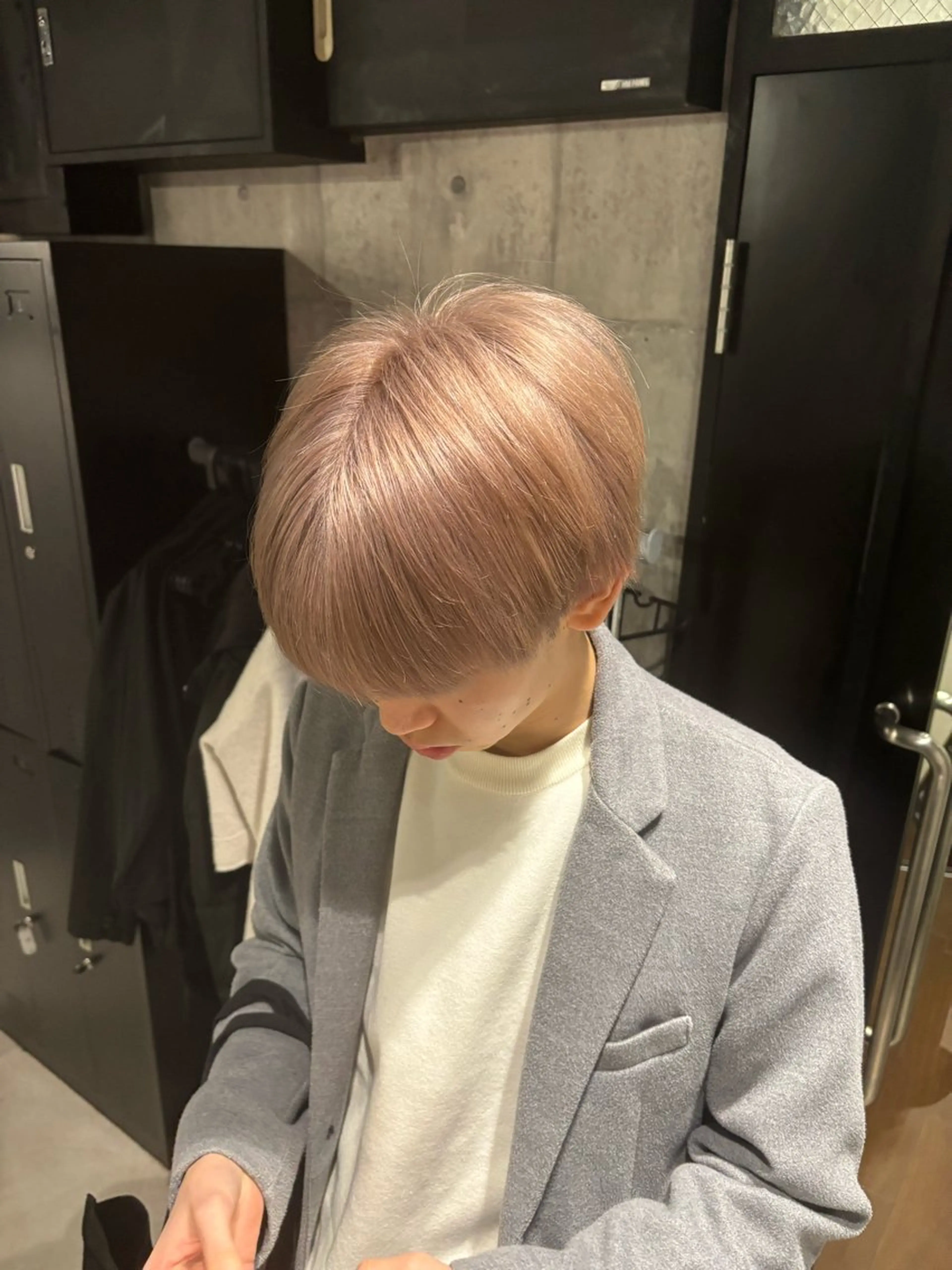 カラー メンズ ベージュカラー ミルクティーベージュ カット ヘアカラー トリートメント _white【京橋店】所属・_WHITE / KENTOのヘアスタイル