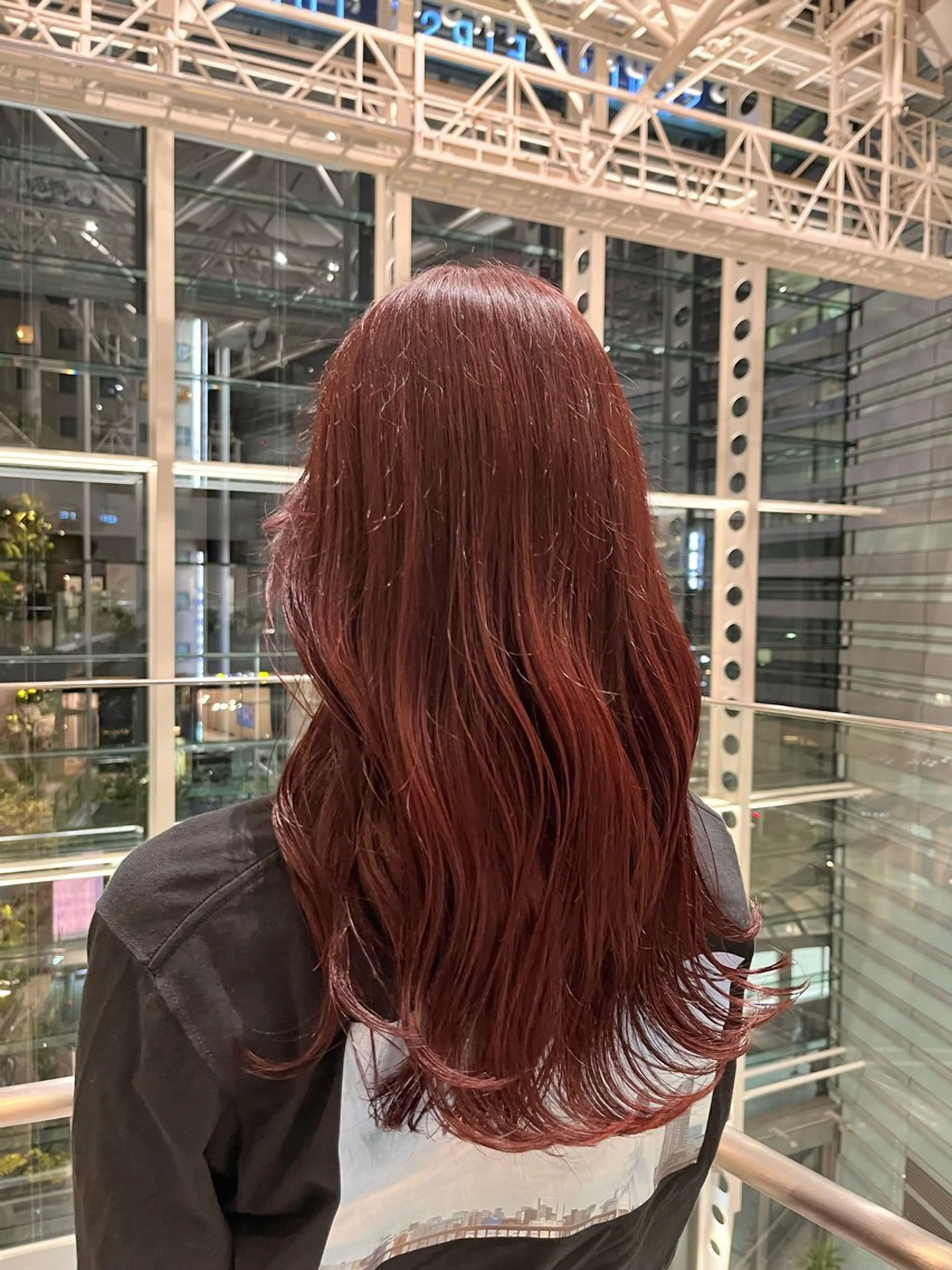 ロング カラー ブリーチ ブリーチなしカラー ピンクカラー くさかみさき🌼暖色 /耳つぼ/オタク🌼のヘアスタイル