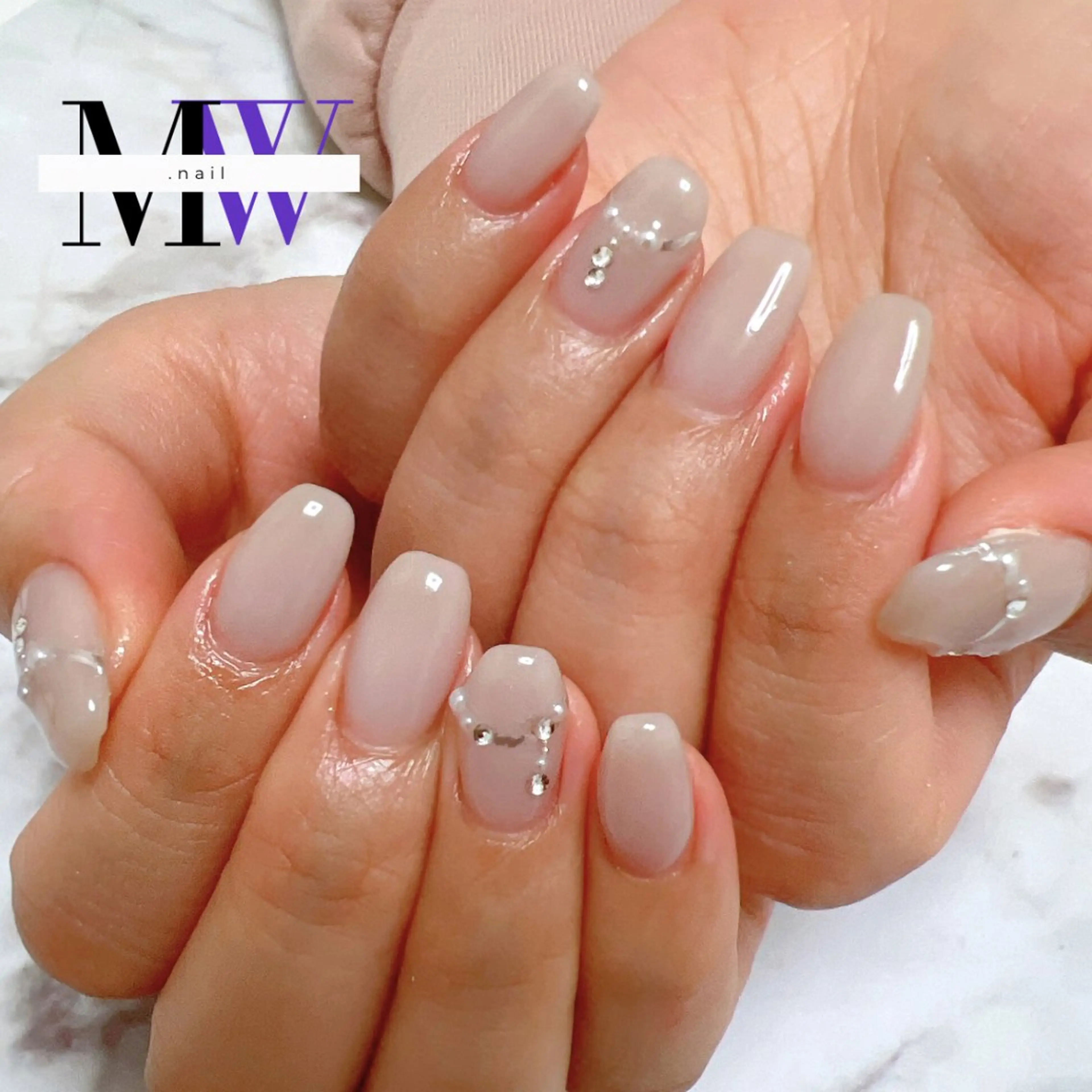 ネイル アートネイル ストーンネイル ハンドネイル MW .nailのネイルデザイン