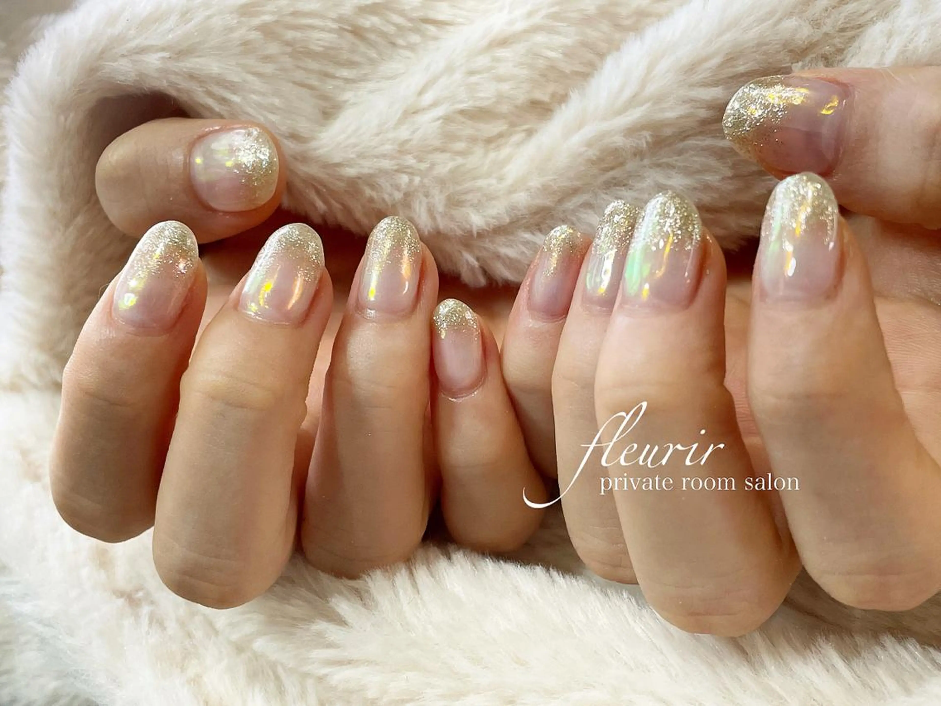 ネイル オーロラネイル ゴールド グリーン ラメ(グリッター) オレンジ フルリール 【プライベートサロンのネイルデザイン