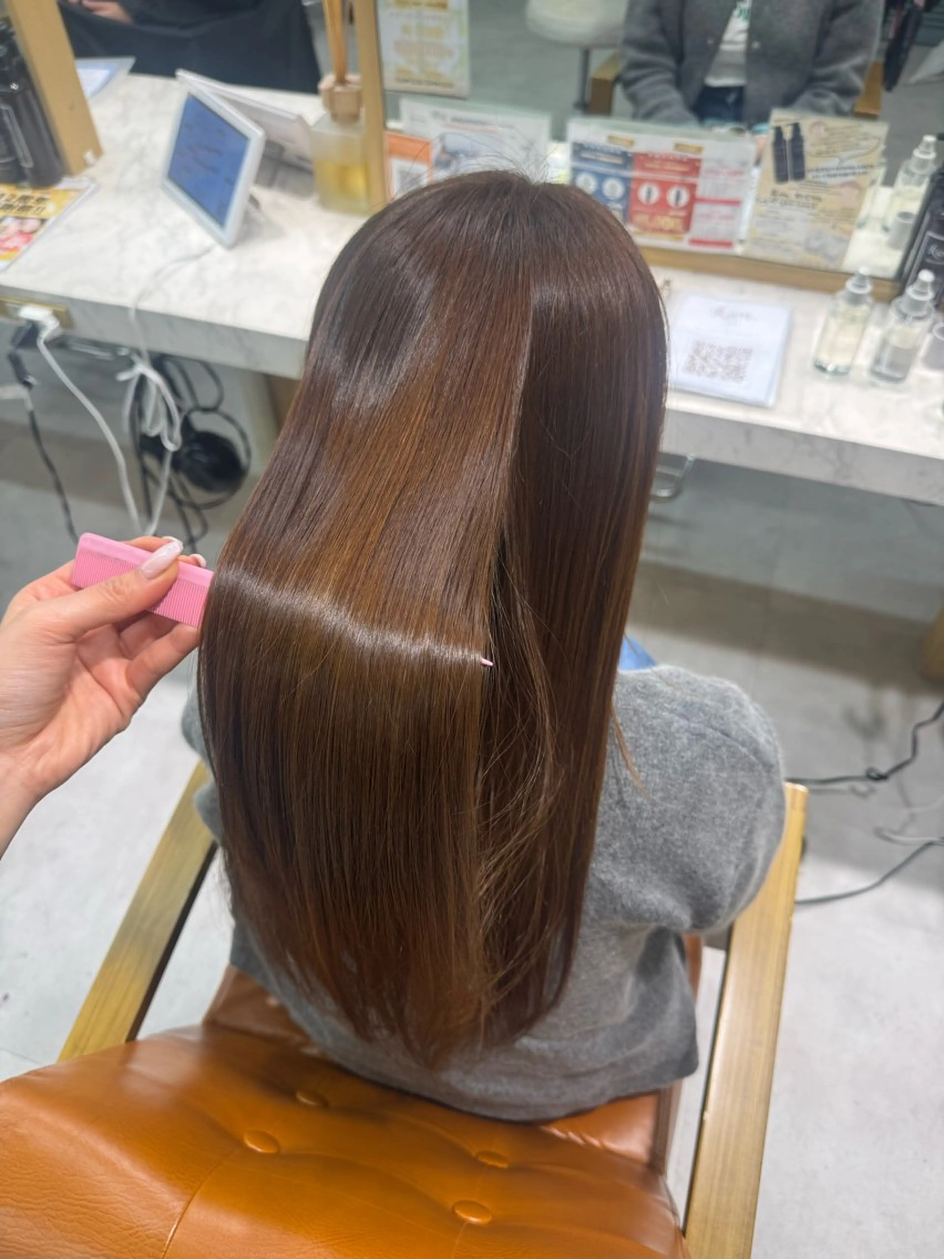 セミロング ブリーチなしWカラー / 野中悠那のヘアスタイル