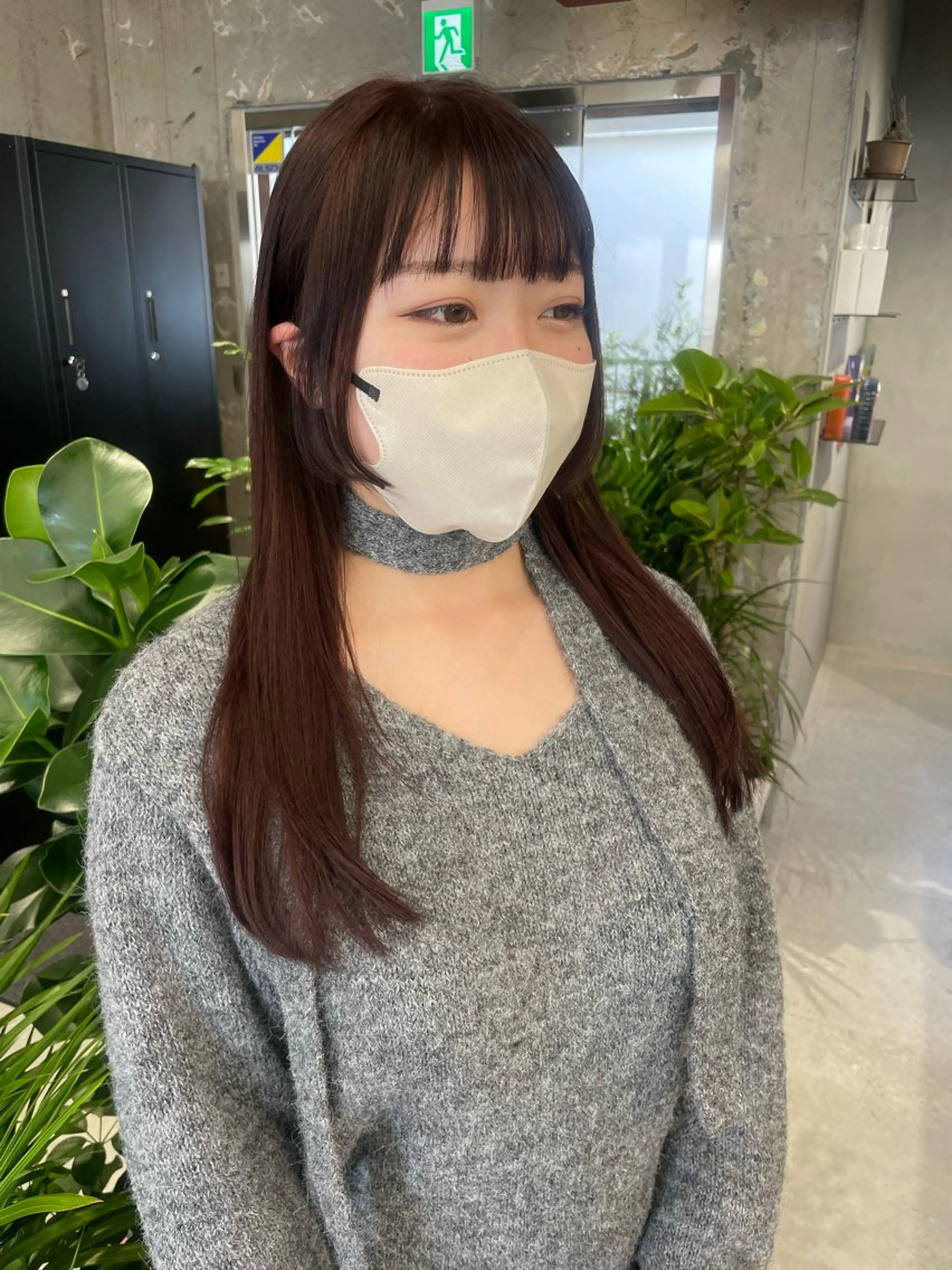 ロング MIFA レイヤー／パーマのヘアスタイル