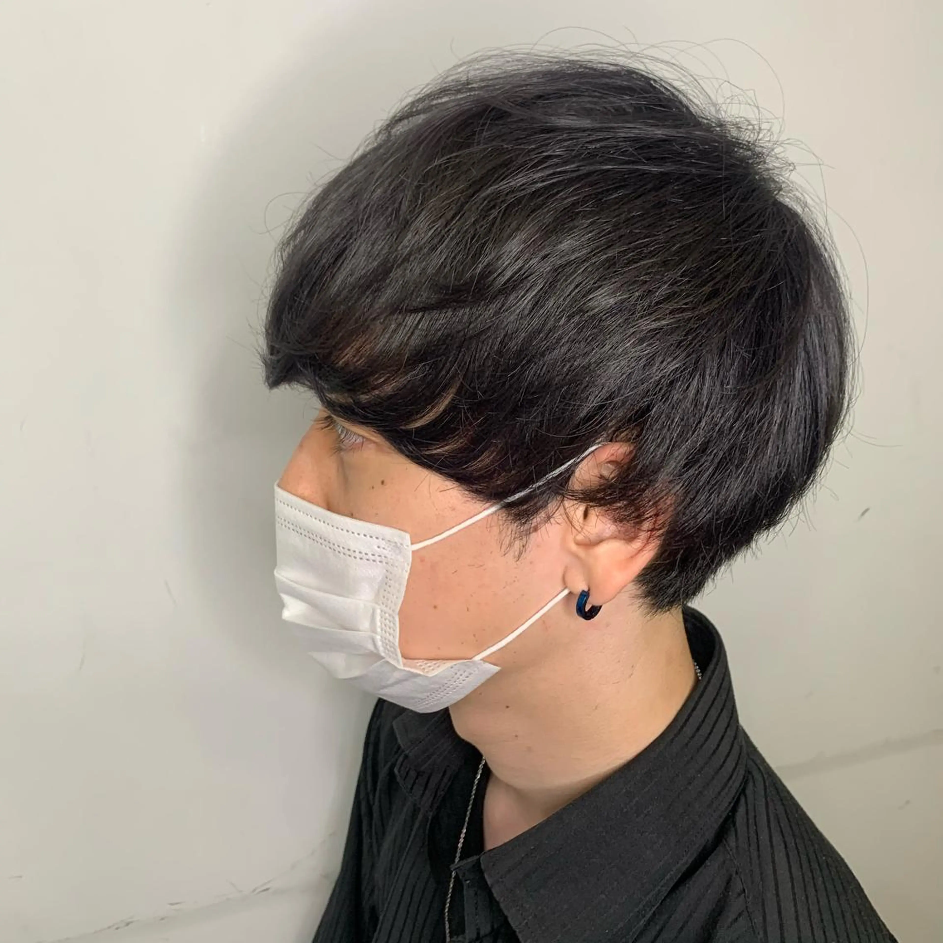 カラー メンズ 透明感カラー ダークグレー AMI ウルフパーマ/メンズのヘアスタイル