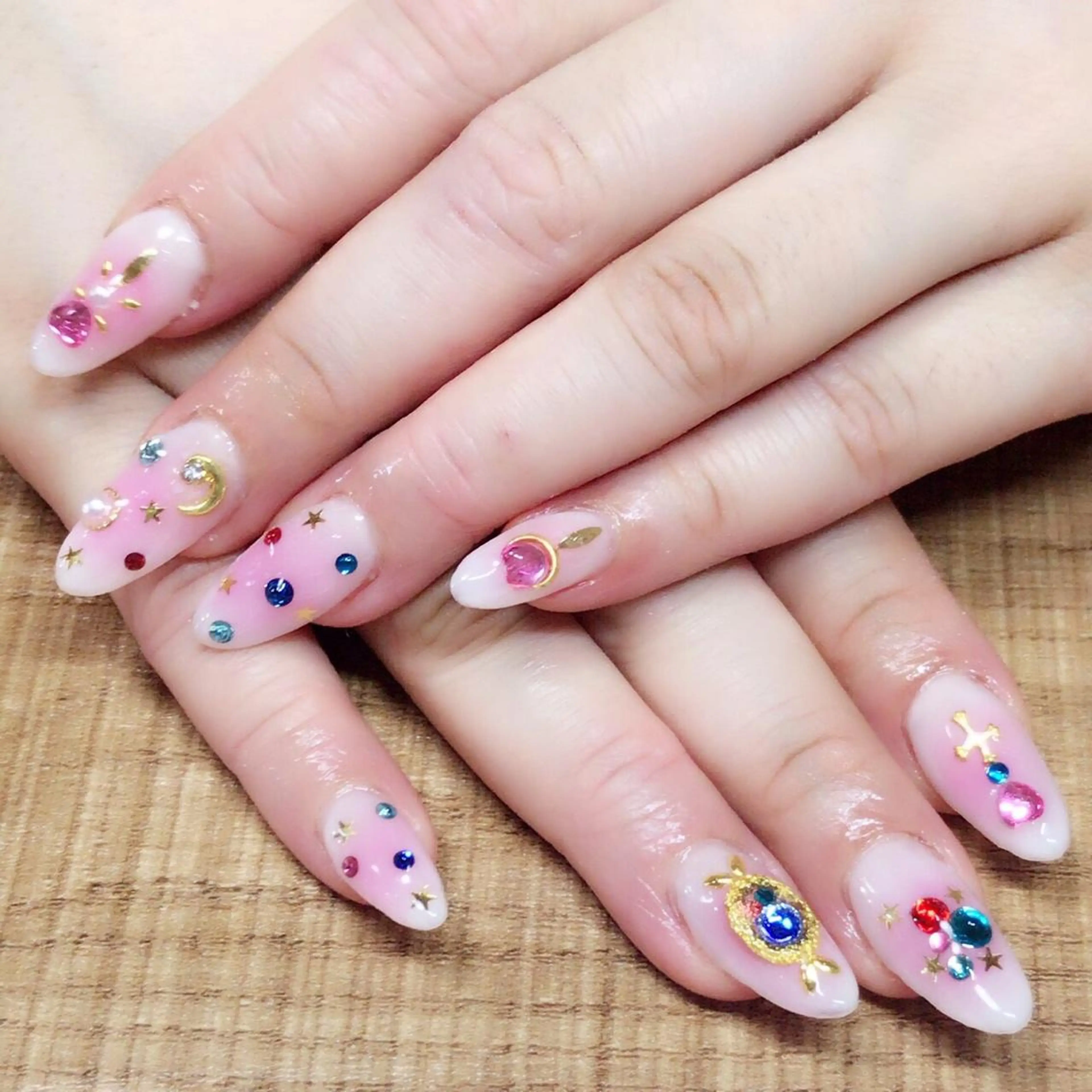 ネイル アートネイル 長さ出し 安藤 Charlotteのネイルデザイン