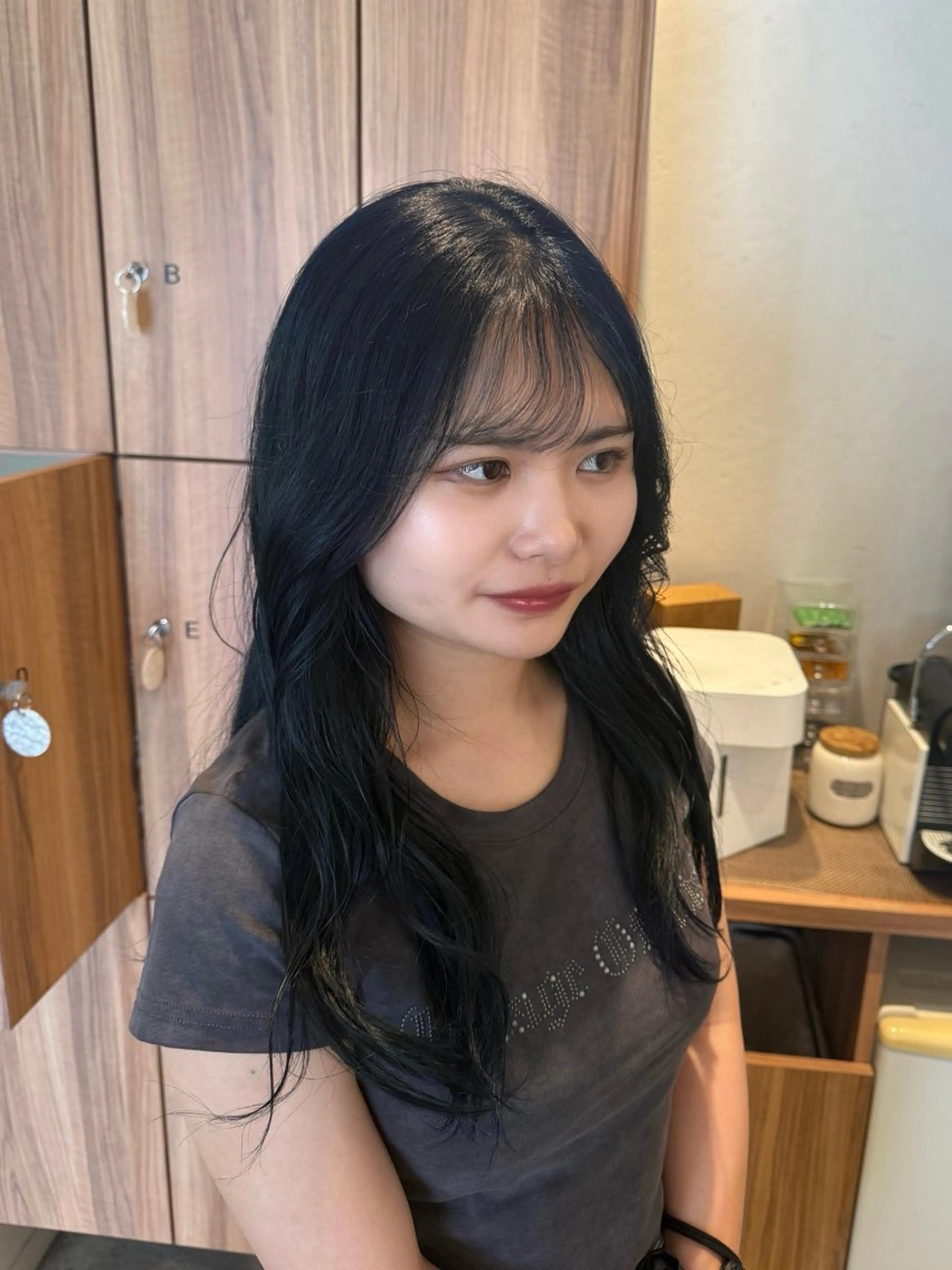 ロング カラー ブルーカラー ヘアカラー 小宮山 桃加のヘアスタイル