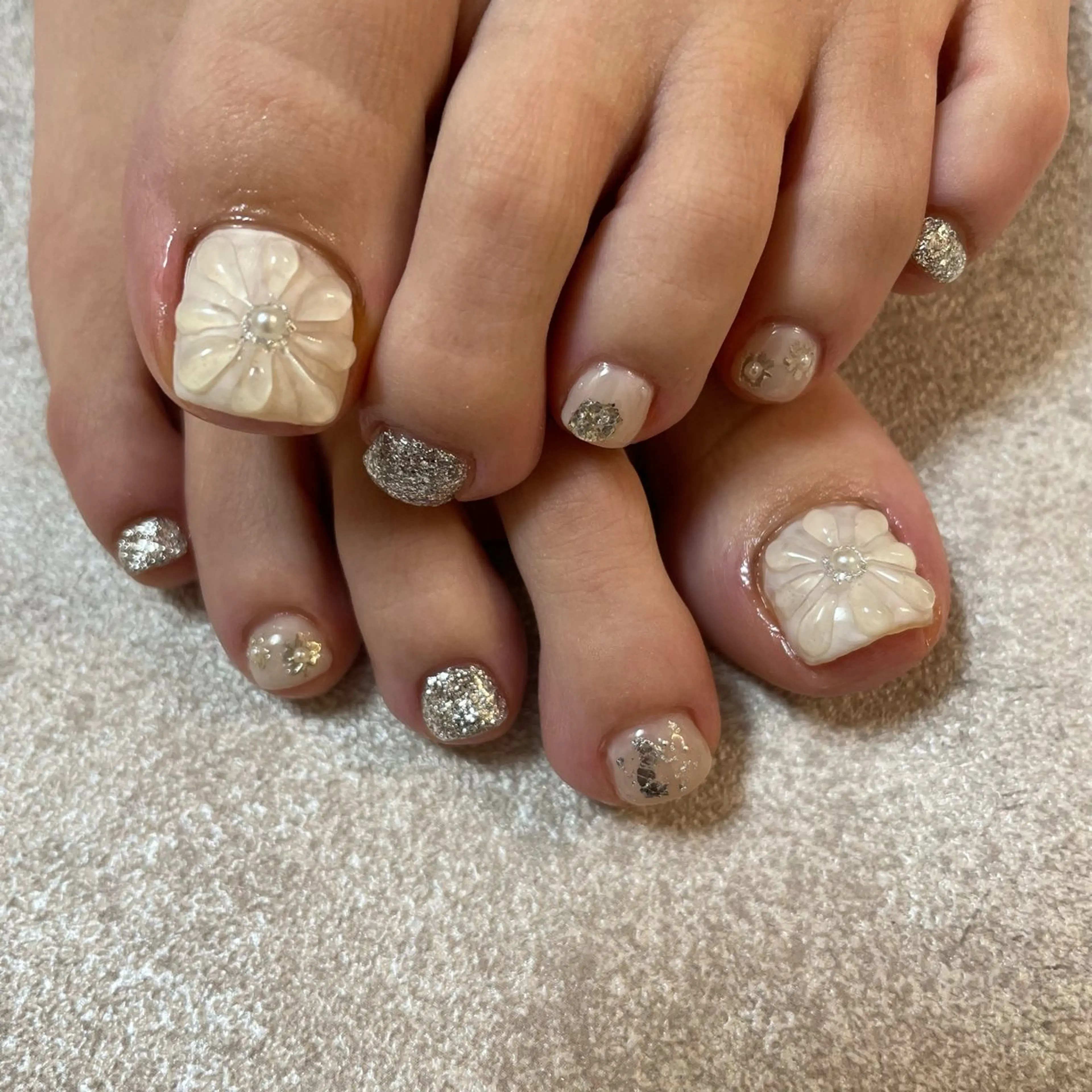 👣6本アート【オフ込み】の写真