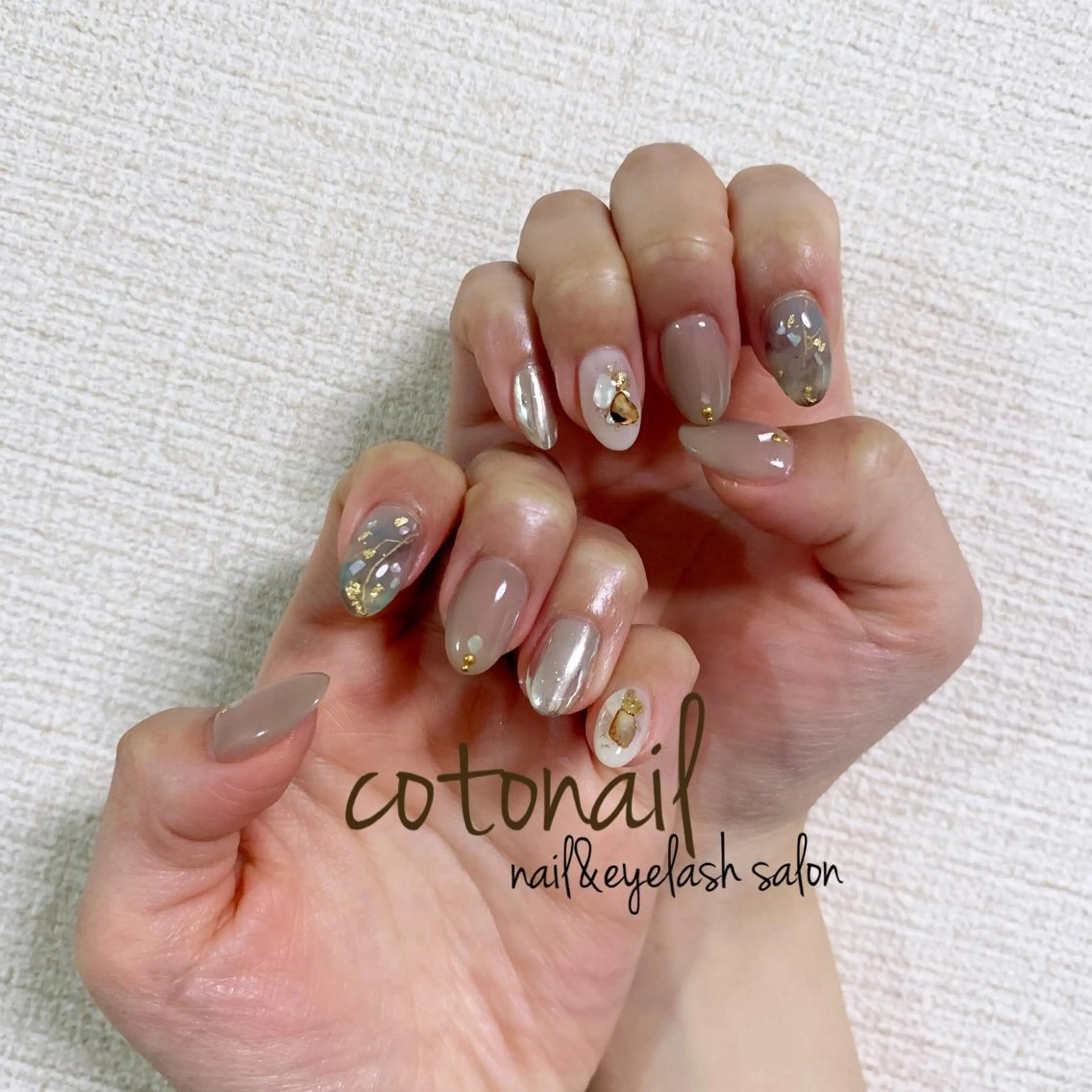 ミディアム ネイル アートネイル ハンドネイル ツメトマツゲ .のネイルデザイン