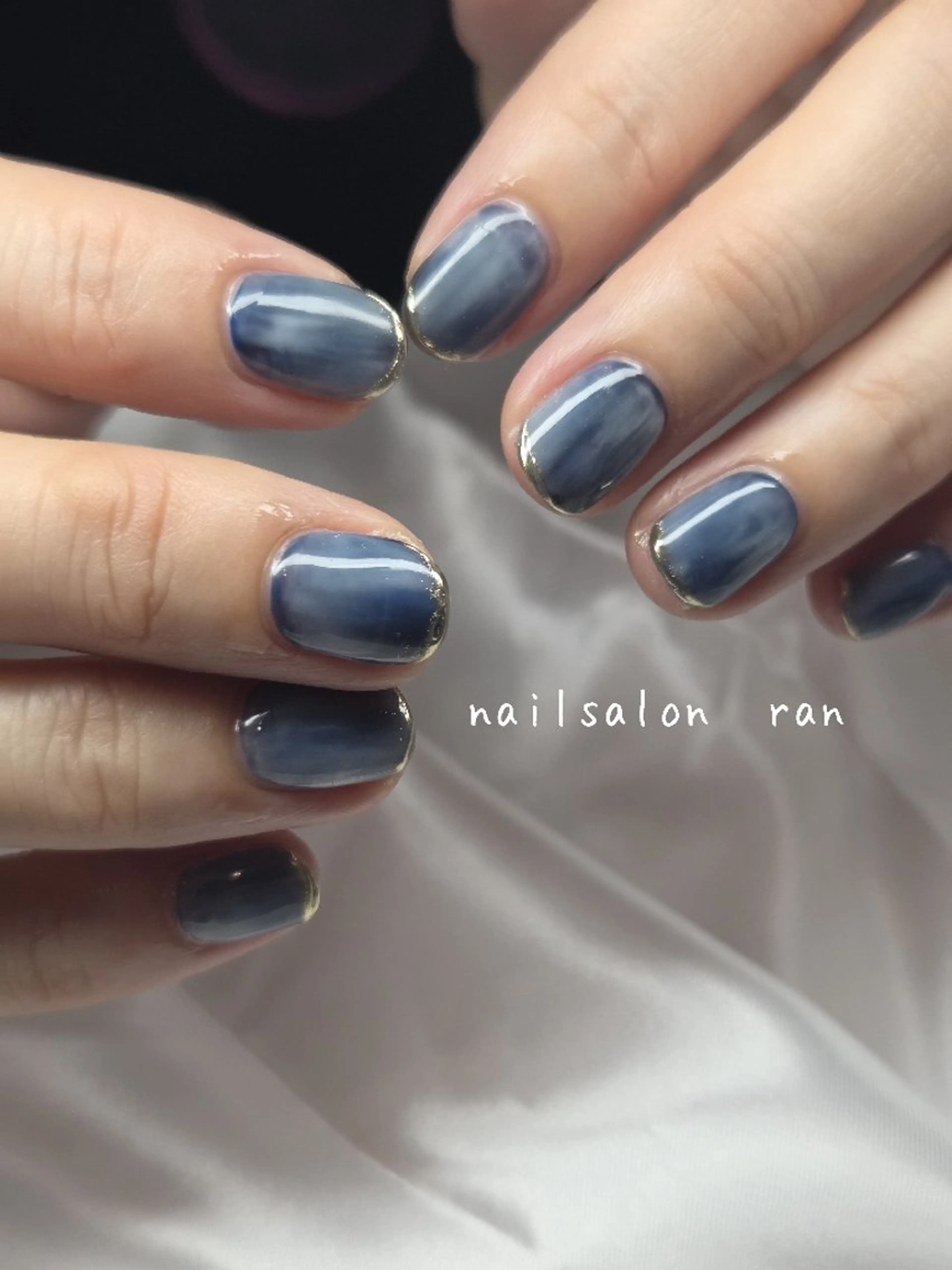 ネイル ミラーネイル ネイビー ニュアンスネイル ハンドネイル ハンドケア nailsalon ranのネイルデザイン