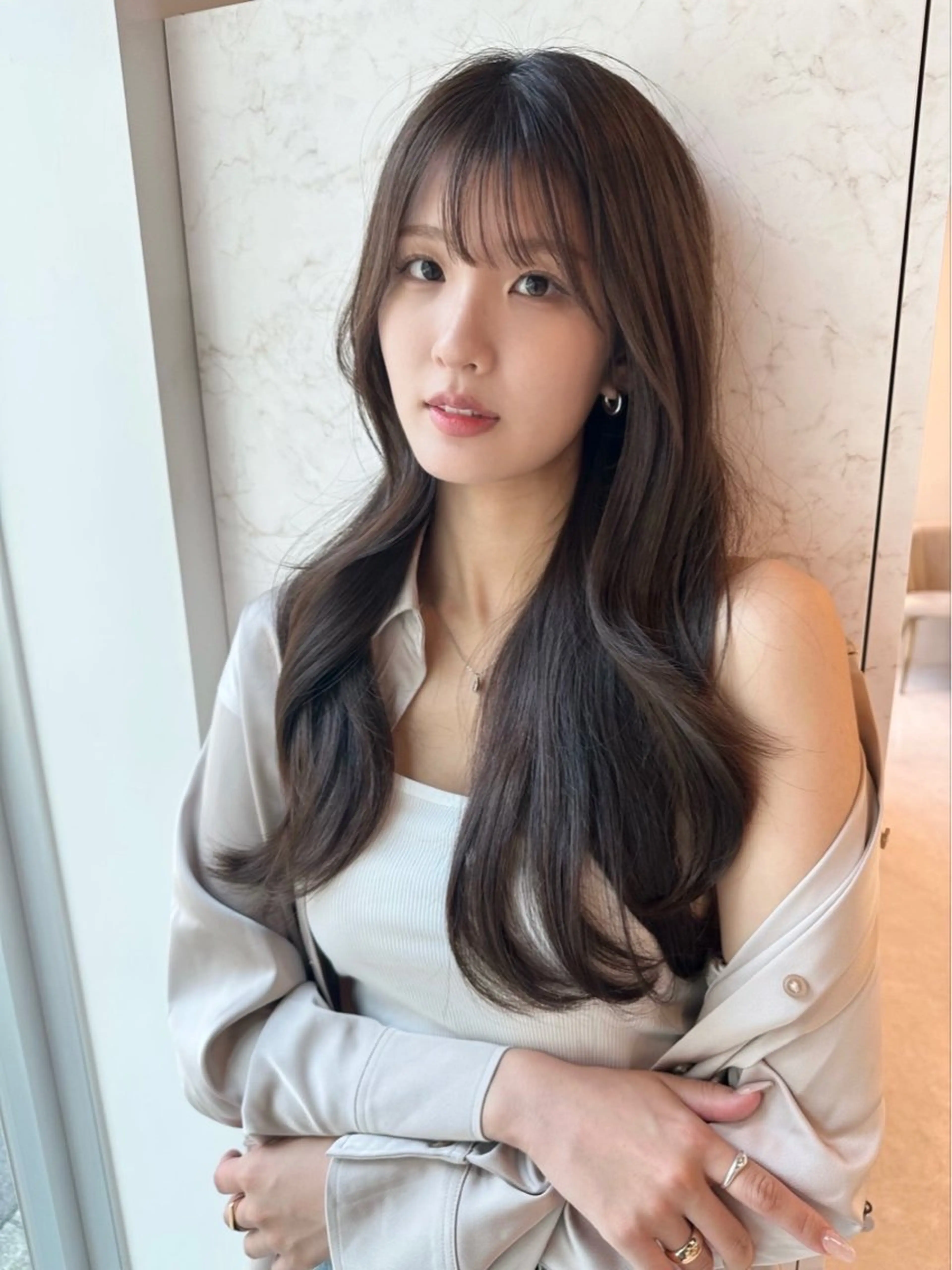 ロング カット ヘアカラー トリートメント Akane レイヤー/艶カラーのヘアスタイル