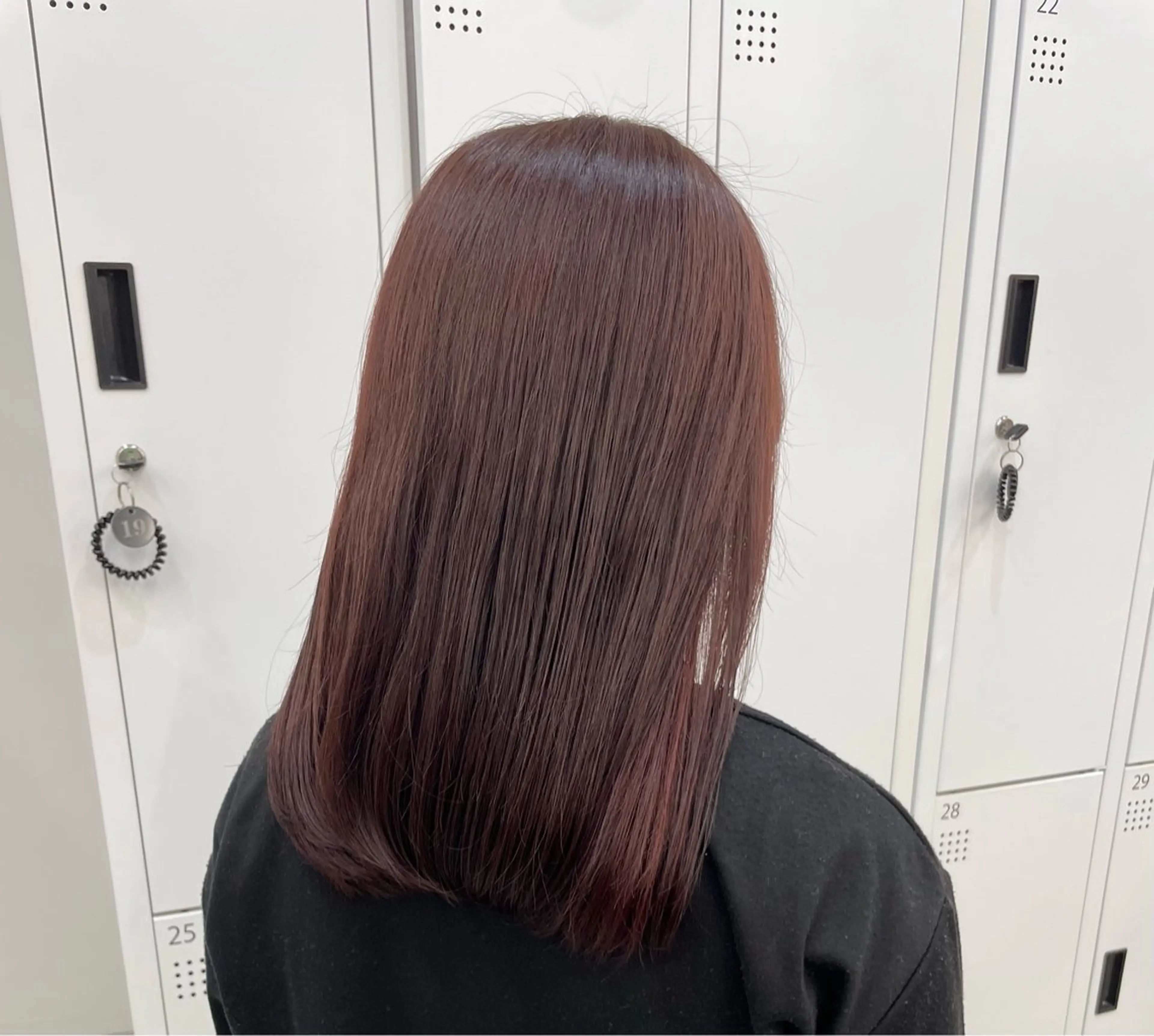 ミディアム ピンクブラウン たしろ ともきのヘアスタイル