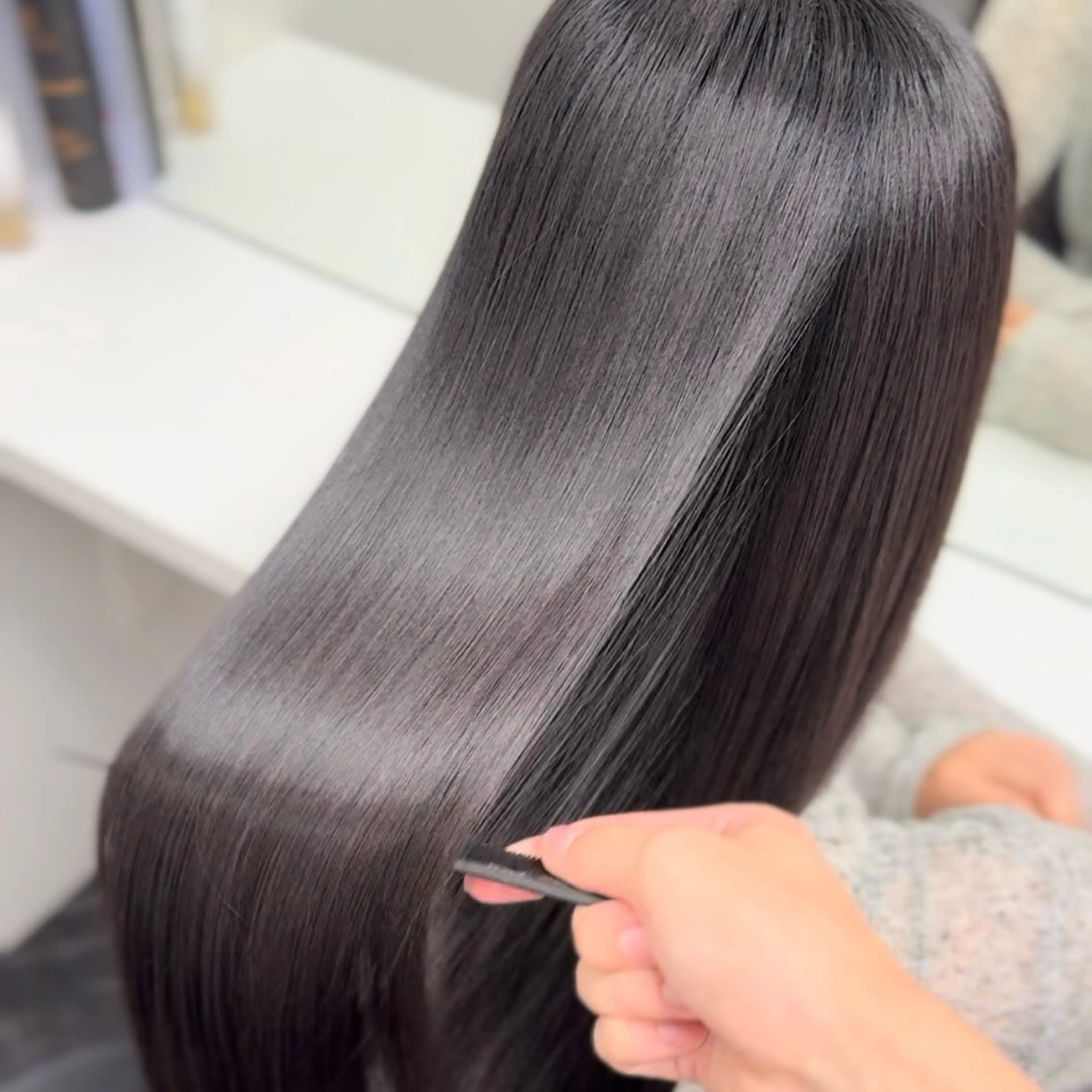 ロング カラー パーマ ヘアアレンジ メンズ キッズ メンズ韓国風 黒髪 ブルーカラー ブルーブラック ブラウンカラー 髪質改善Ⅰ透明感 艶カラーⅠたつやのヘアスタイル