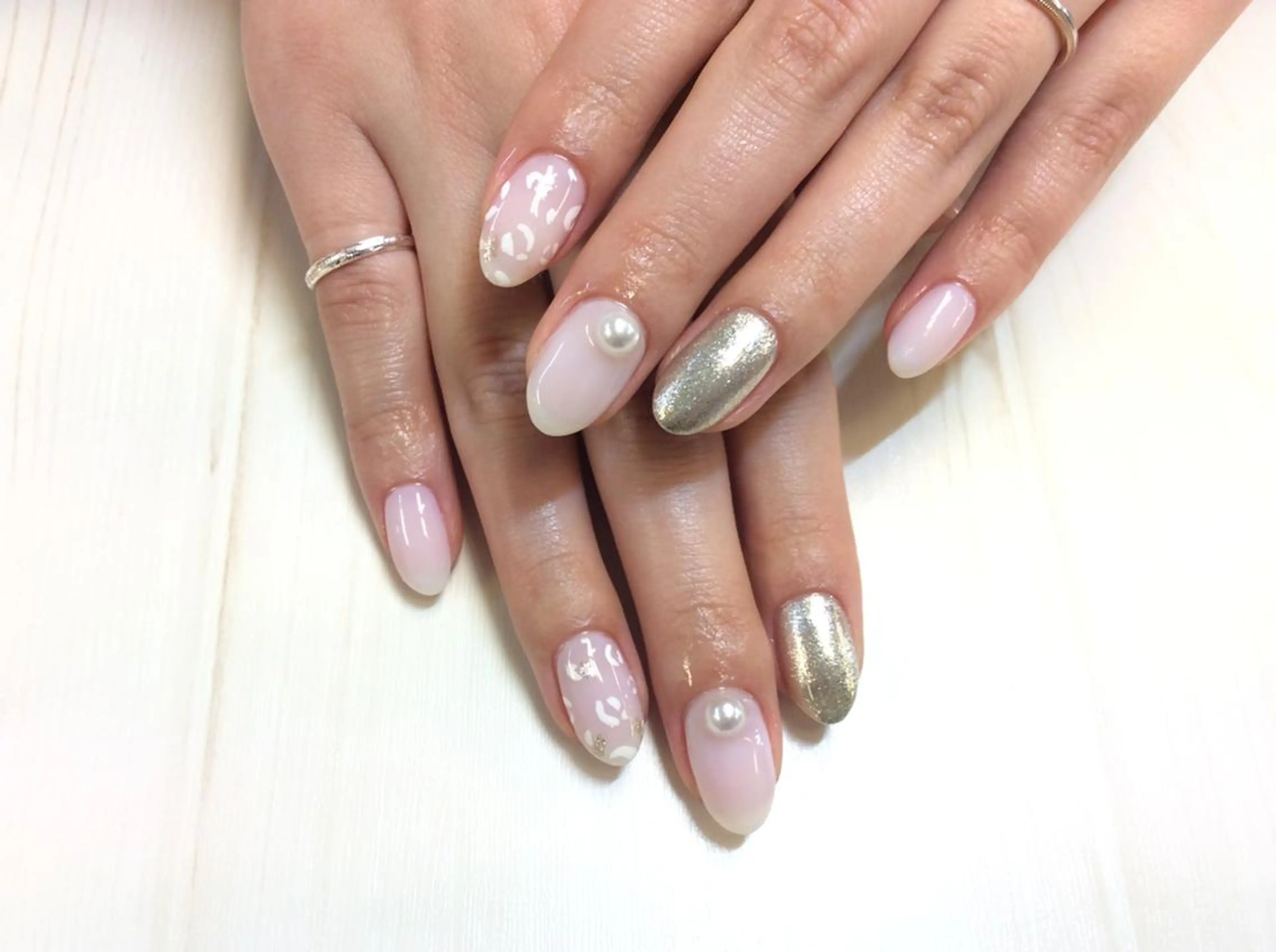 ネイル アートネイル 持ち込み 新橋 ルキナ スタッフのネイルデザイン