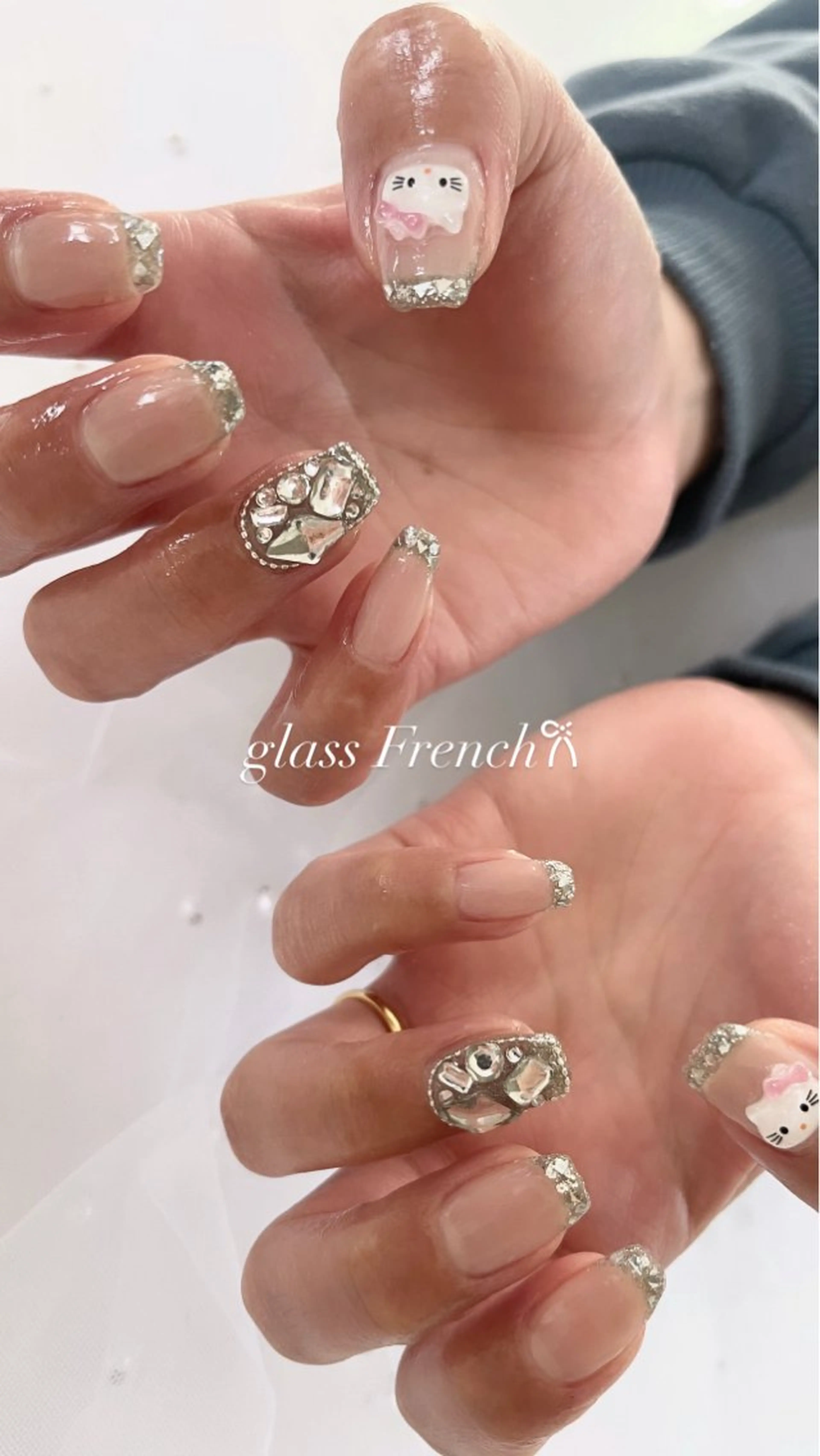 ネイル フレンチネイル ガラスフレンチ 韓国ネイル 坪山 美優のネイルデザイン
