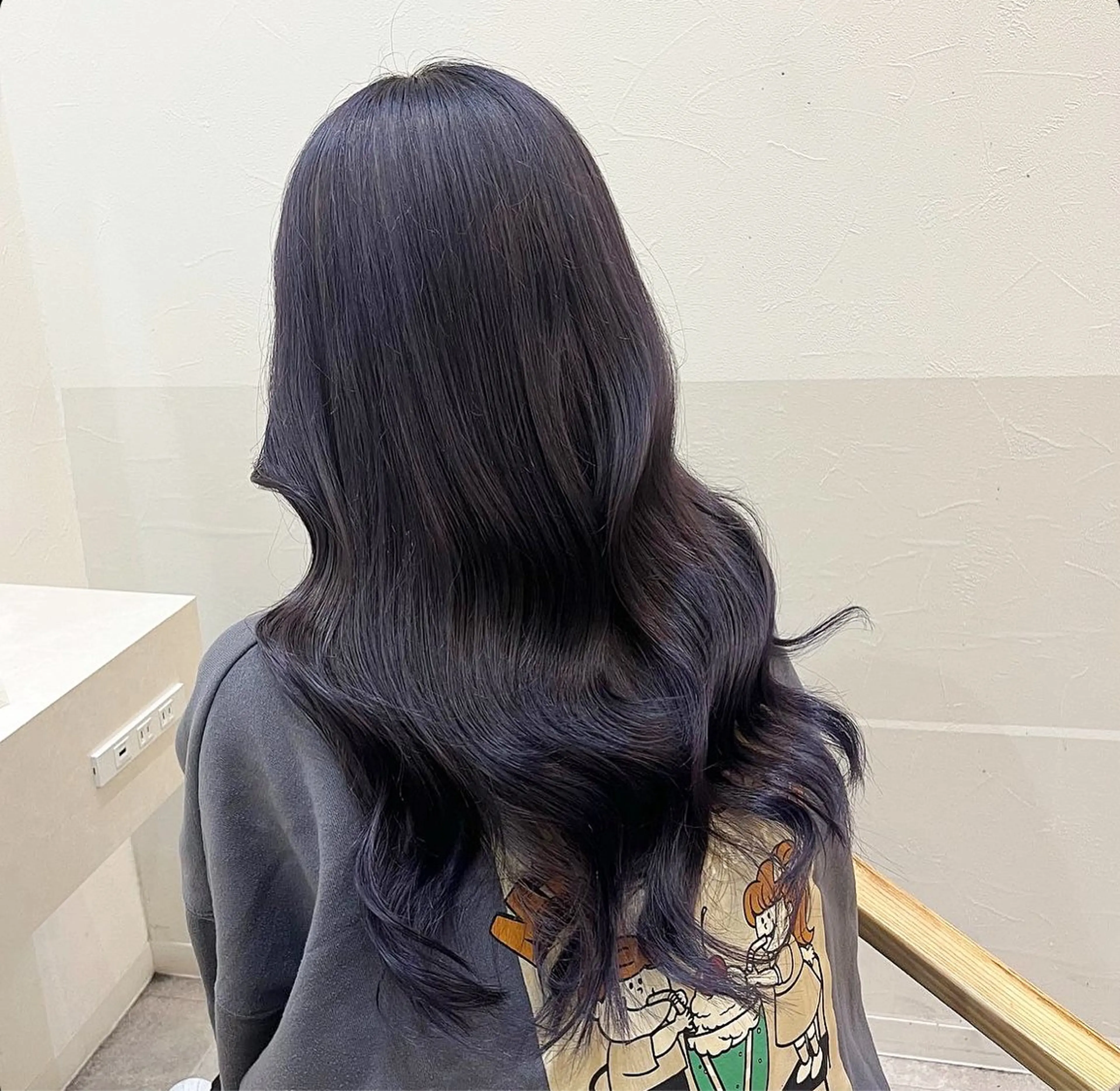 カラー ブリーチ ディープラベンダー ラベンダーカラー 🦋Yui🦋透明感 /ベージュ/Wカラーのヘアスタイル