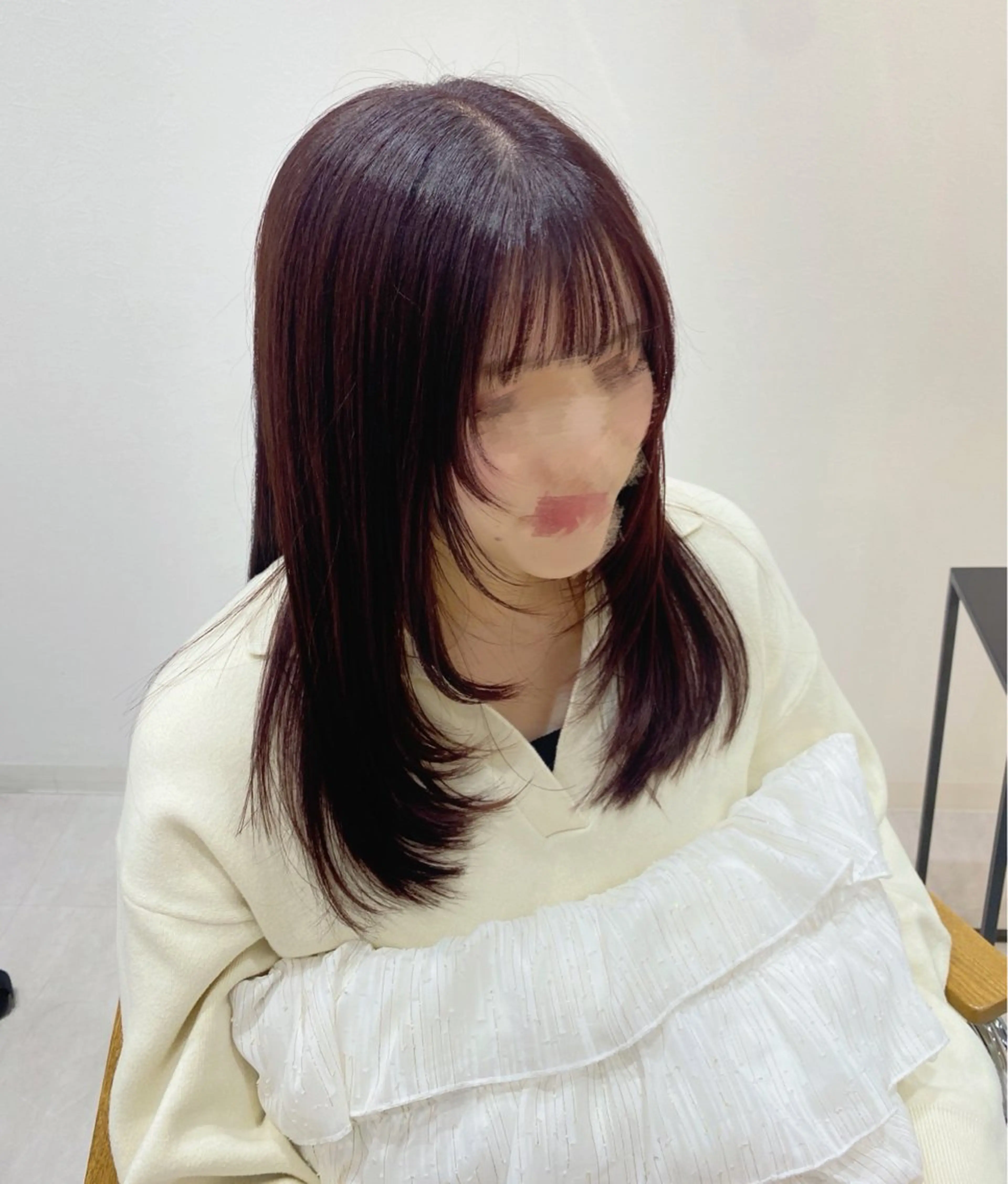 ミディアム カラー 顔まわりレイヤー 顔周りカット レイヤーカット トリートメント カット ヘアカラー トリートメント 艶髪・透明感カラー・ 韓国ヘア・Yuriのヘアスタイル