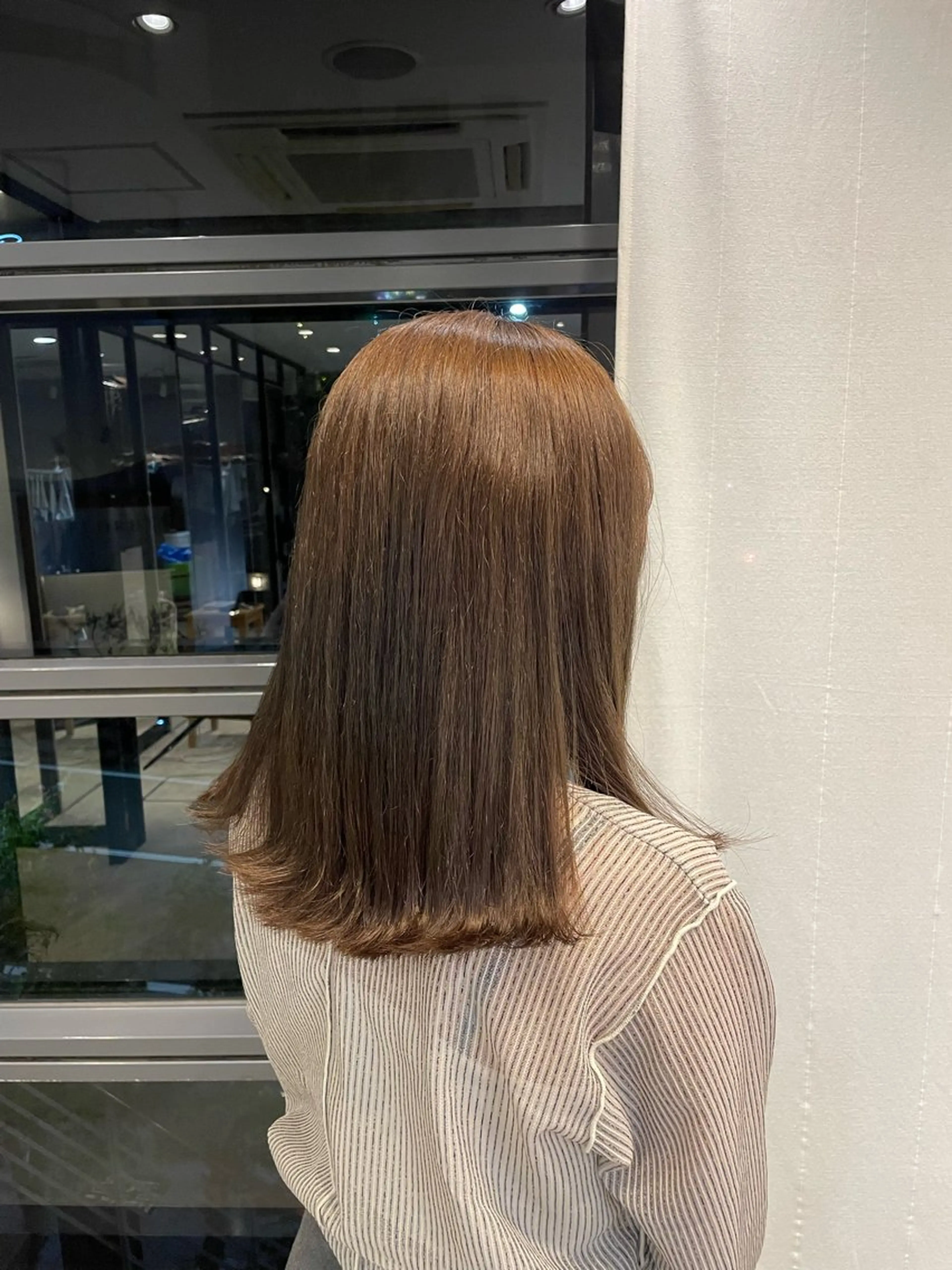 セミロング カラー porto まなみのヘアスタイル