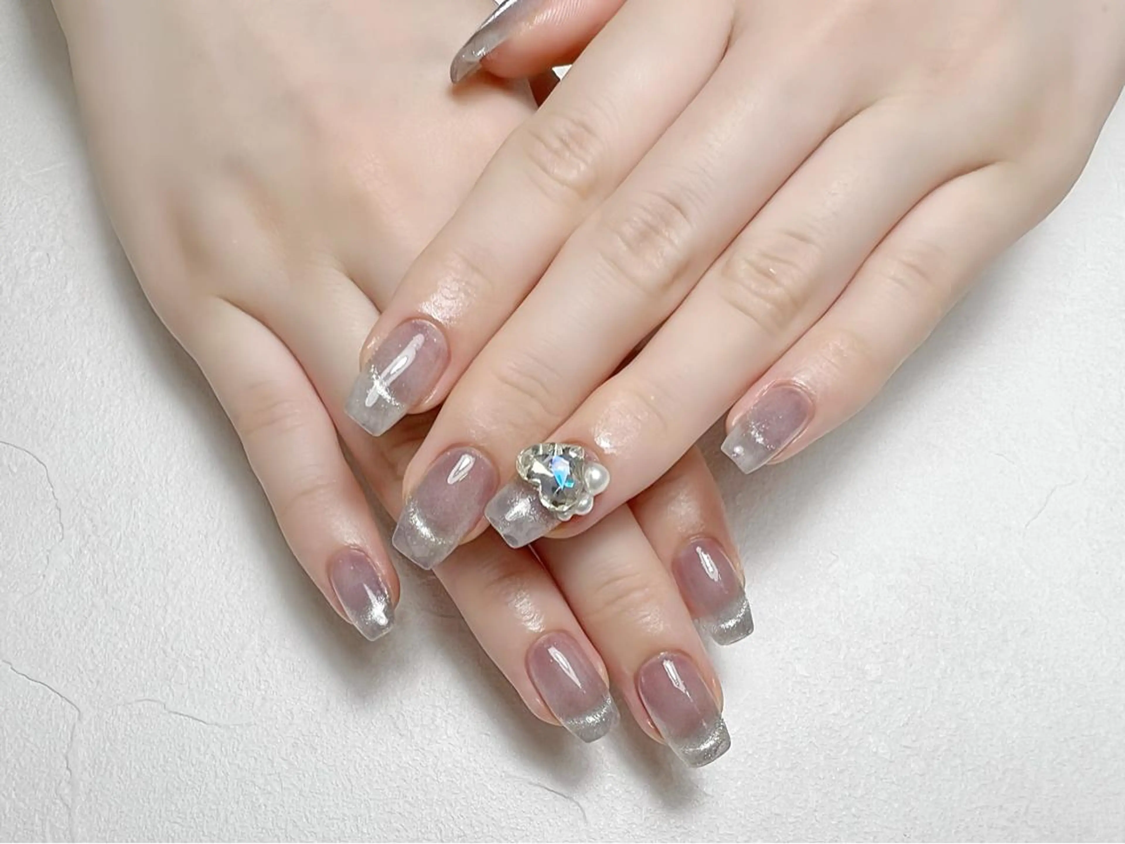 ネイル フレンチネイル マグネットネイル マグネットフレンチ 持ち込み オフィスネイル rouse nail RISATOのネイルデザイン