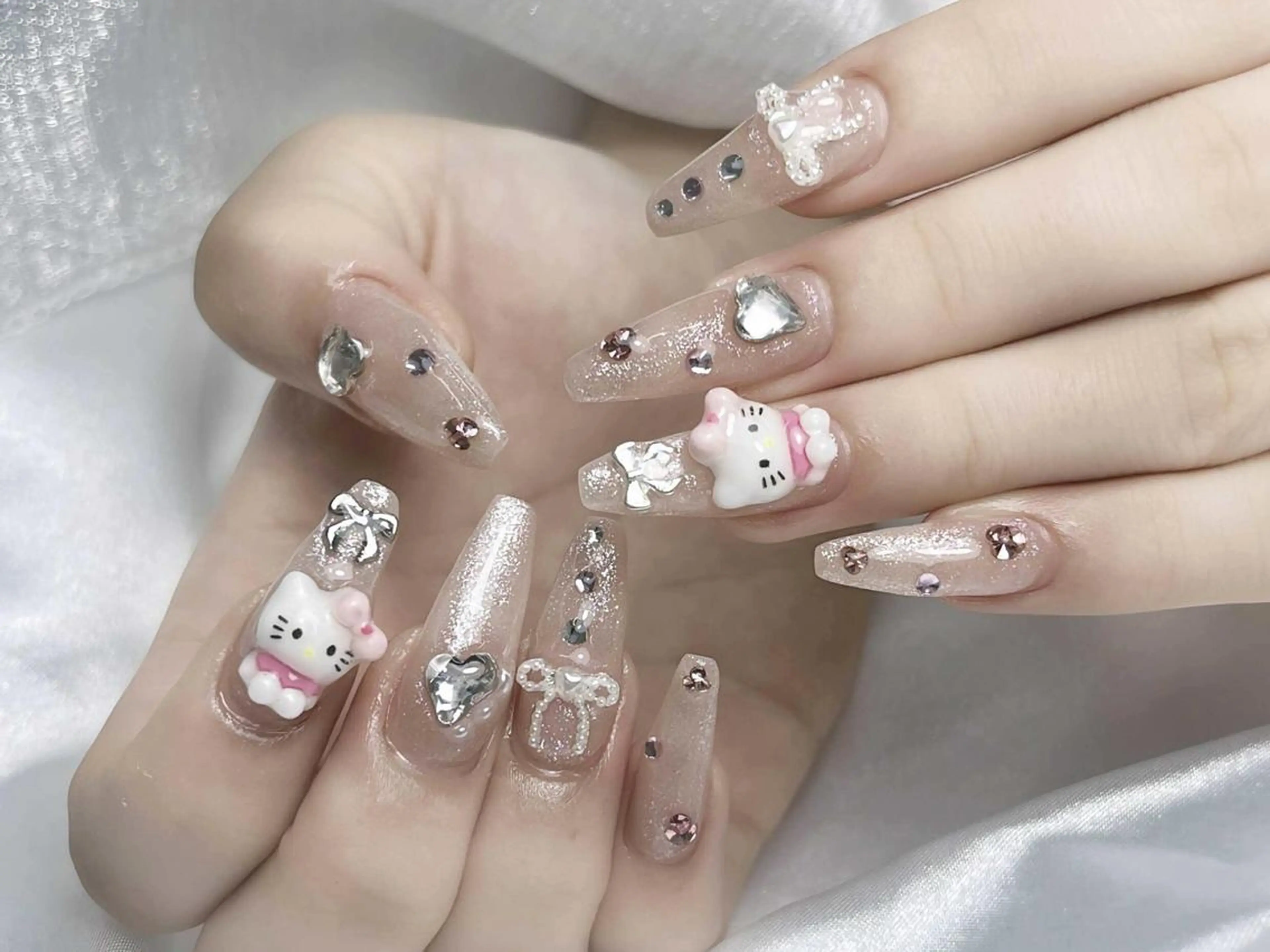 ネイル アートネイル フレンチネイル ジェルネイル ガーリー キラキラネイル Nova Nailのネイルデザイン