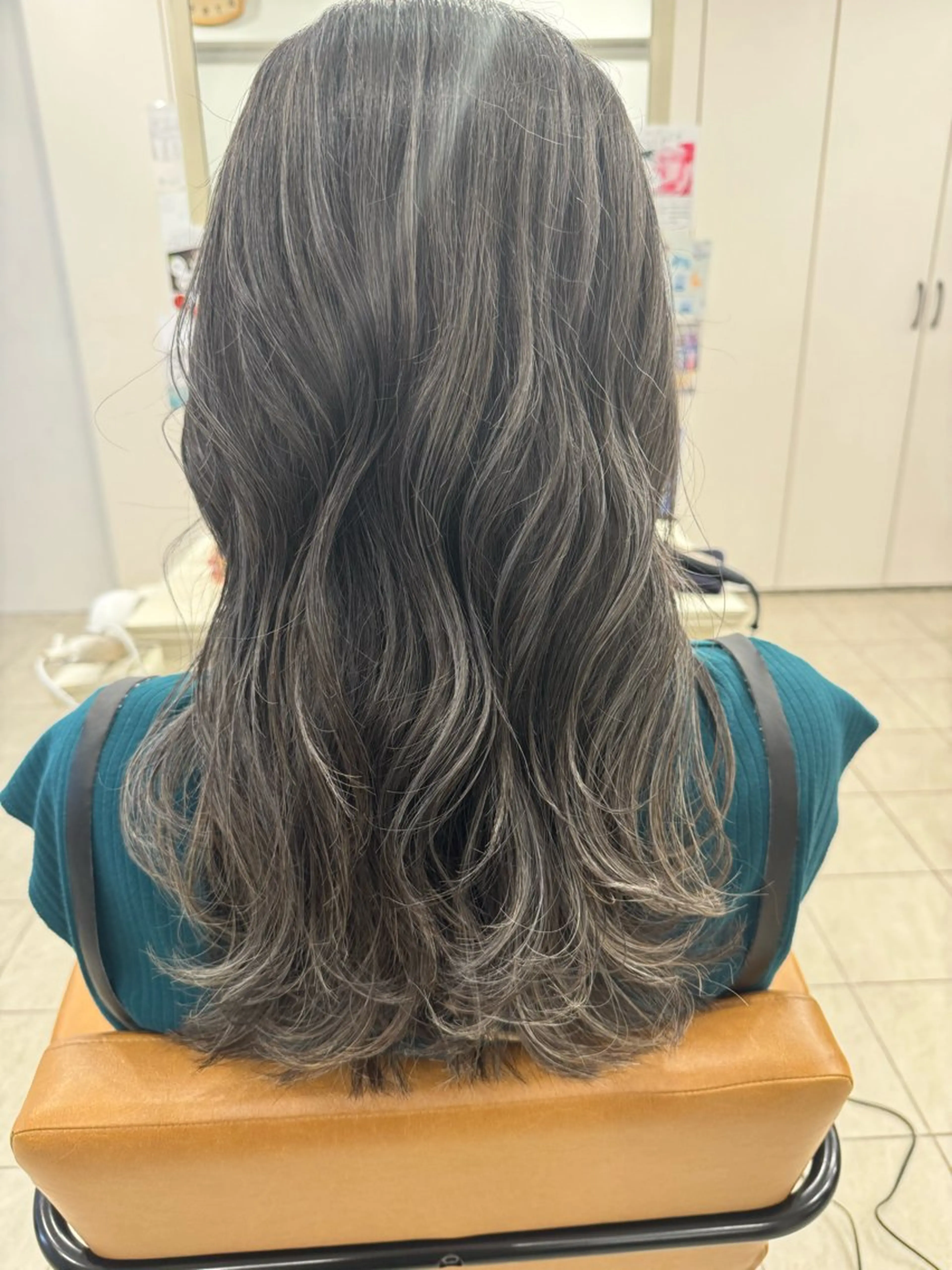 カラー ○HITOMI ○のヘアスタイル