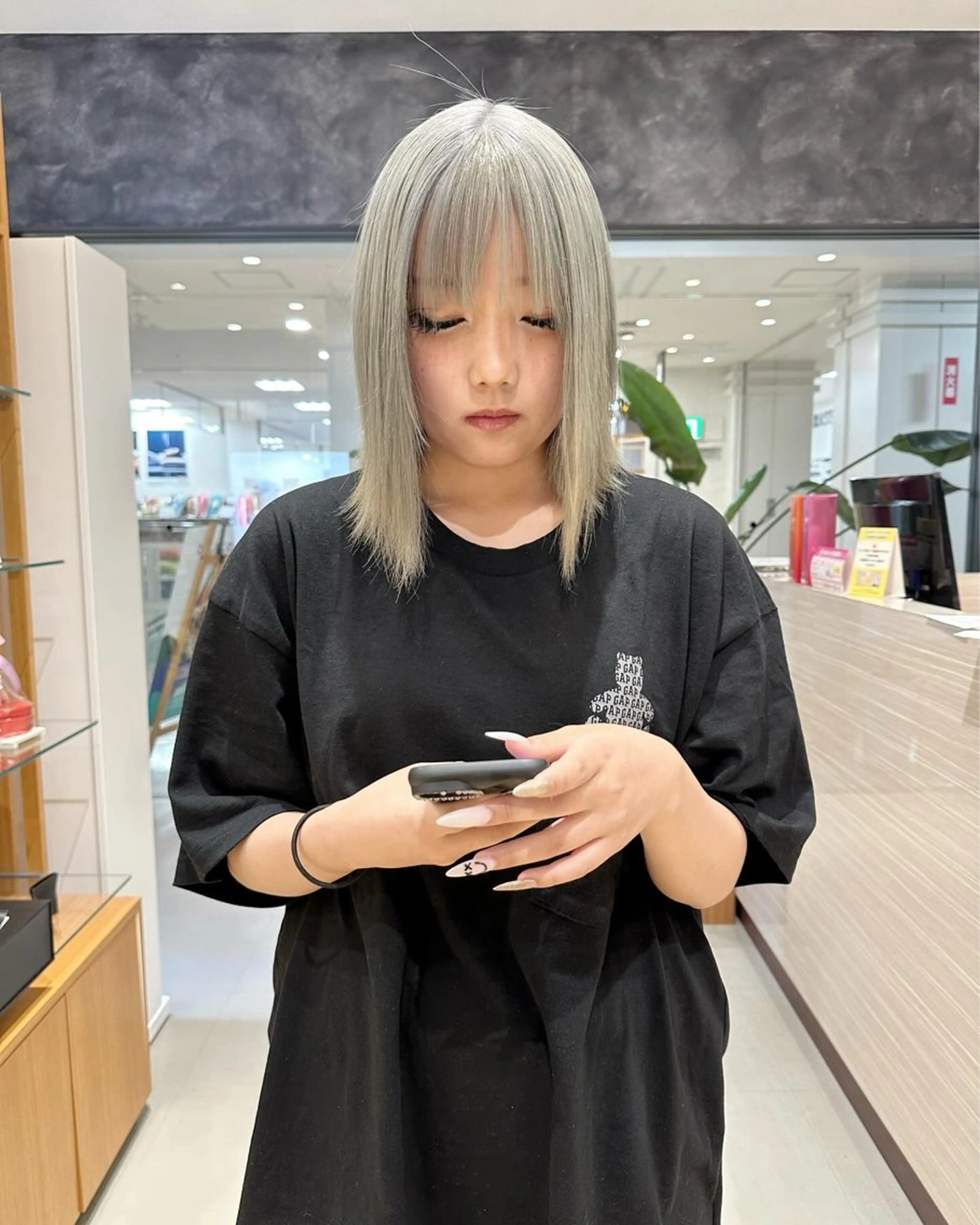 ミディアム NAKAHARA TSUKUSHIのヘアスタイル