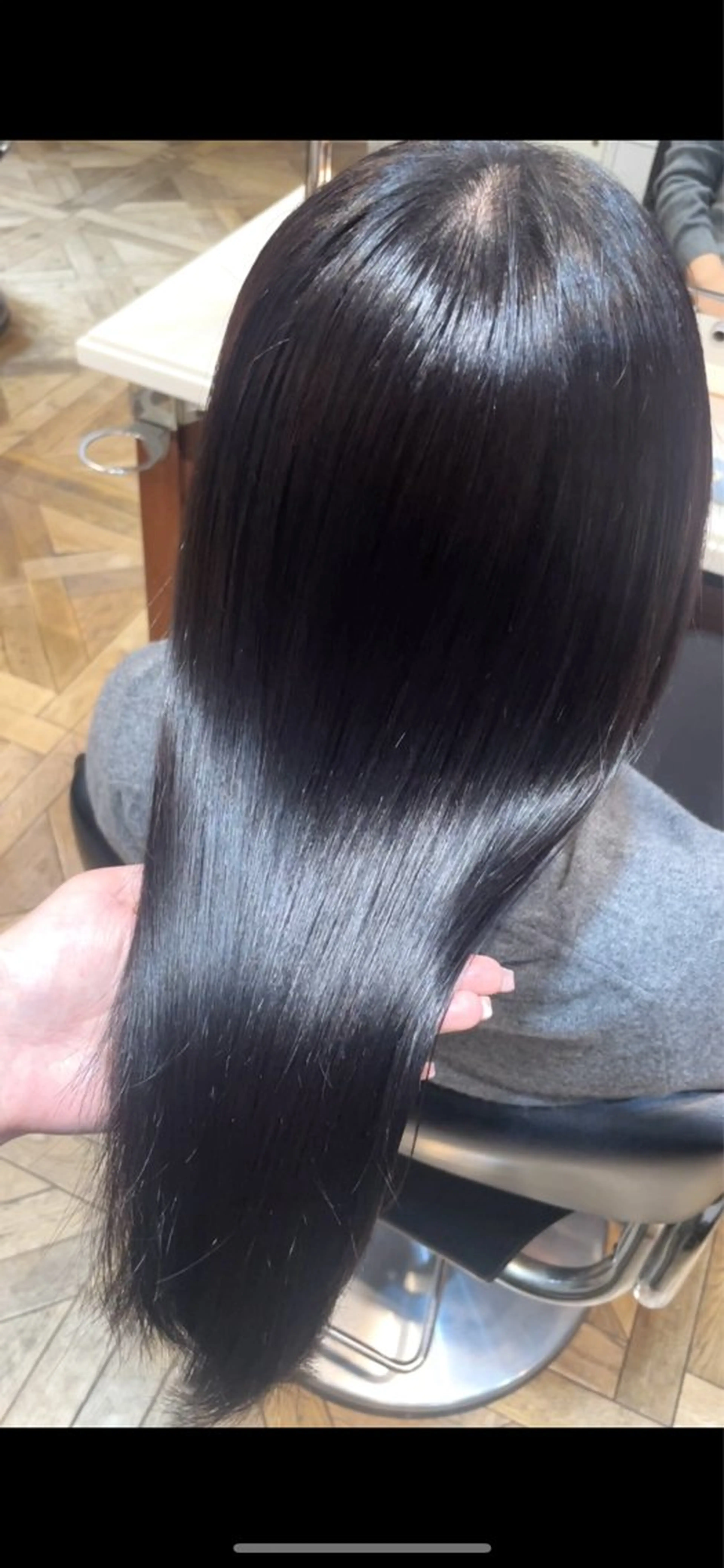 ロング カラー 黒髪 ブルーカラー ブルーブラック ブルーグレー ブルーグレージュ カット ヘアカラー トリートメント BEBE所属・ご新規様限定 透明感カラーKANAのヘアスタイル