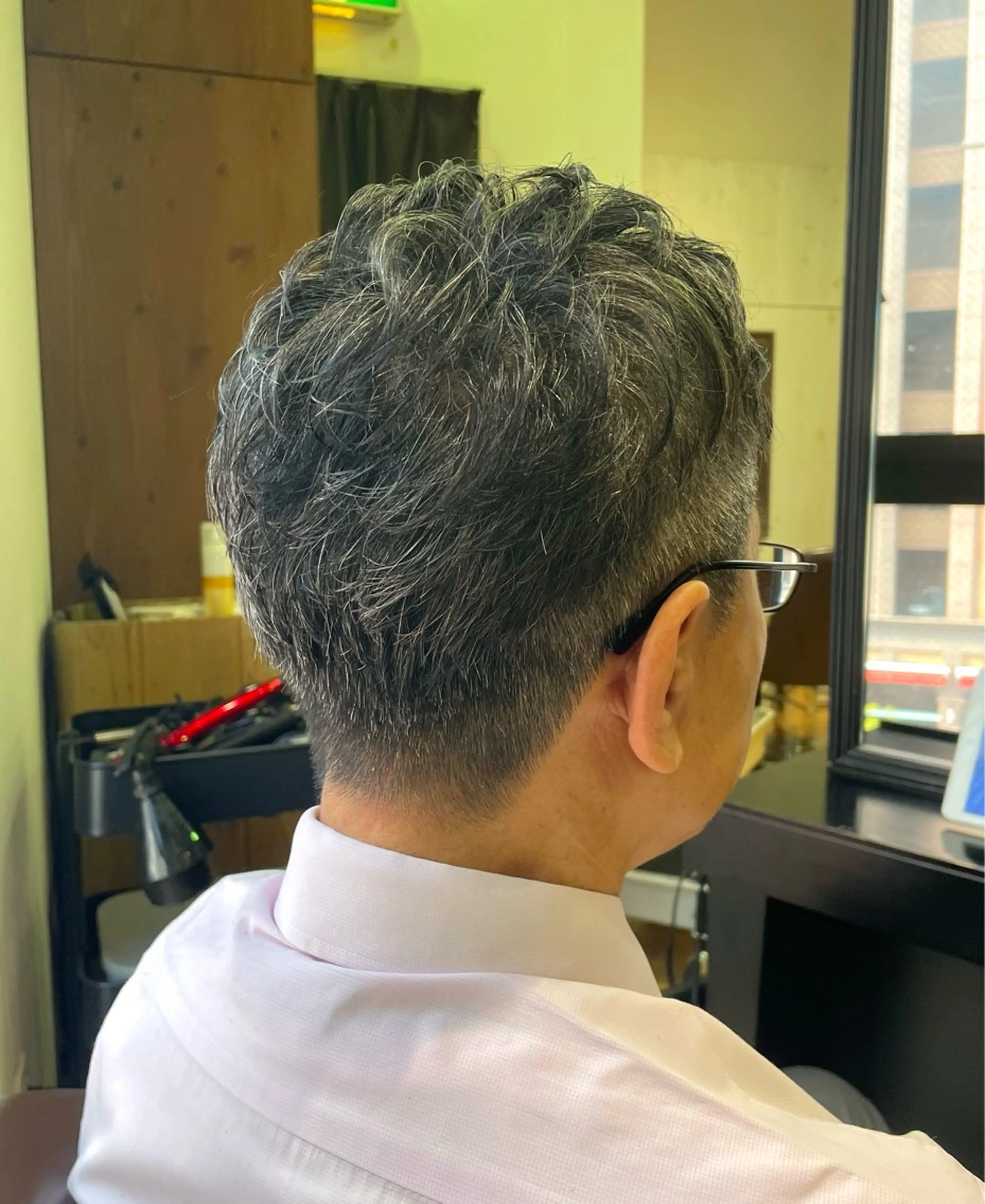 ショート メンズ フェードカット ツーブロック 刈り上げ 溝口 槙里也のヘアスタイル
