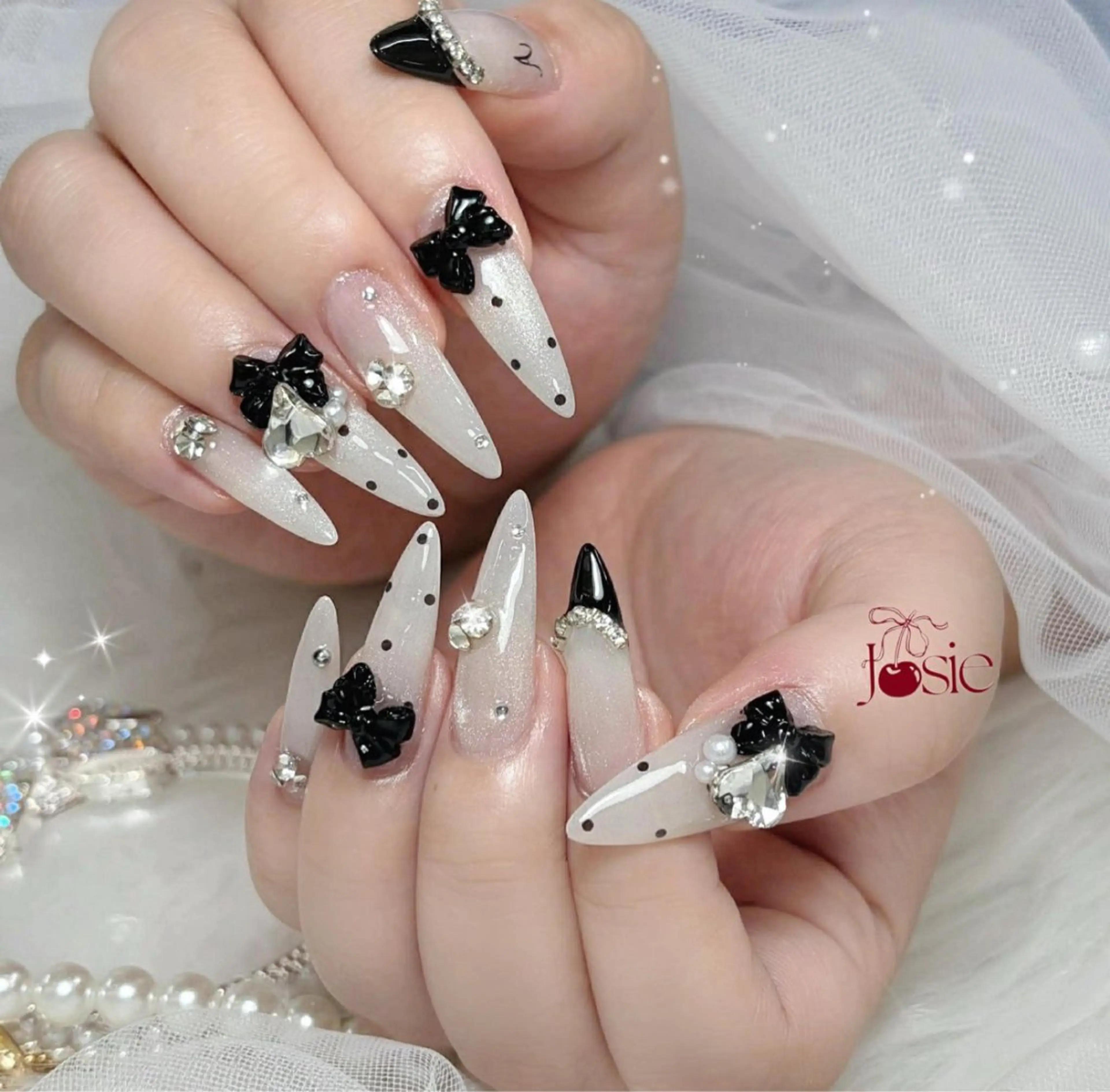 カラー グラデーションカラー ピンクカラー ハンドネイル AIN Nailのネイルデザイン