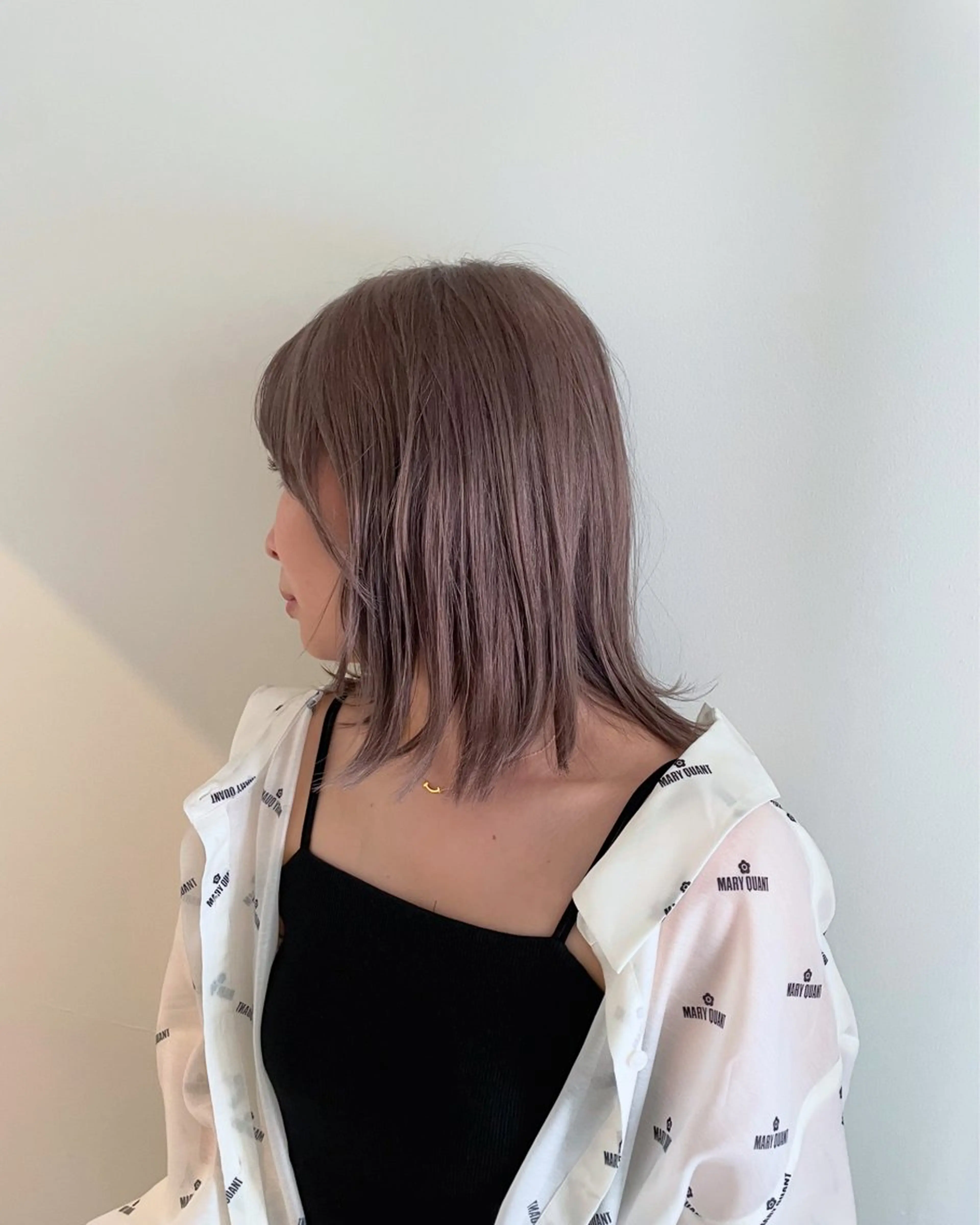 ミディアム カラー グレージュ くびれヘア ニュアンスカラー🫧 加納のヘアスタイル