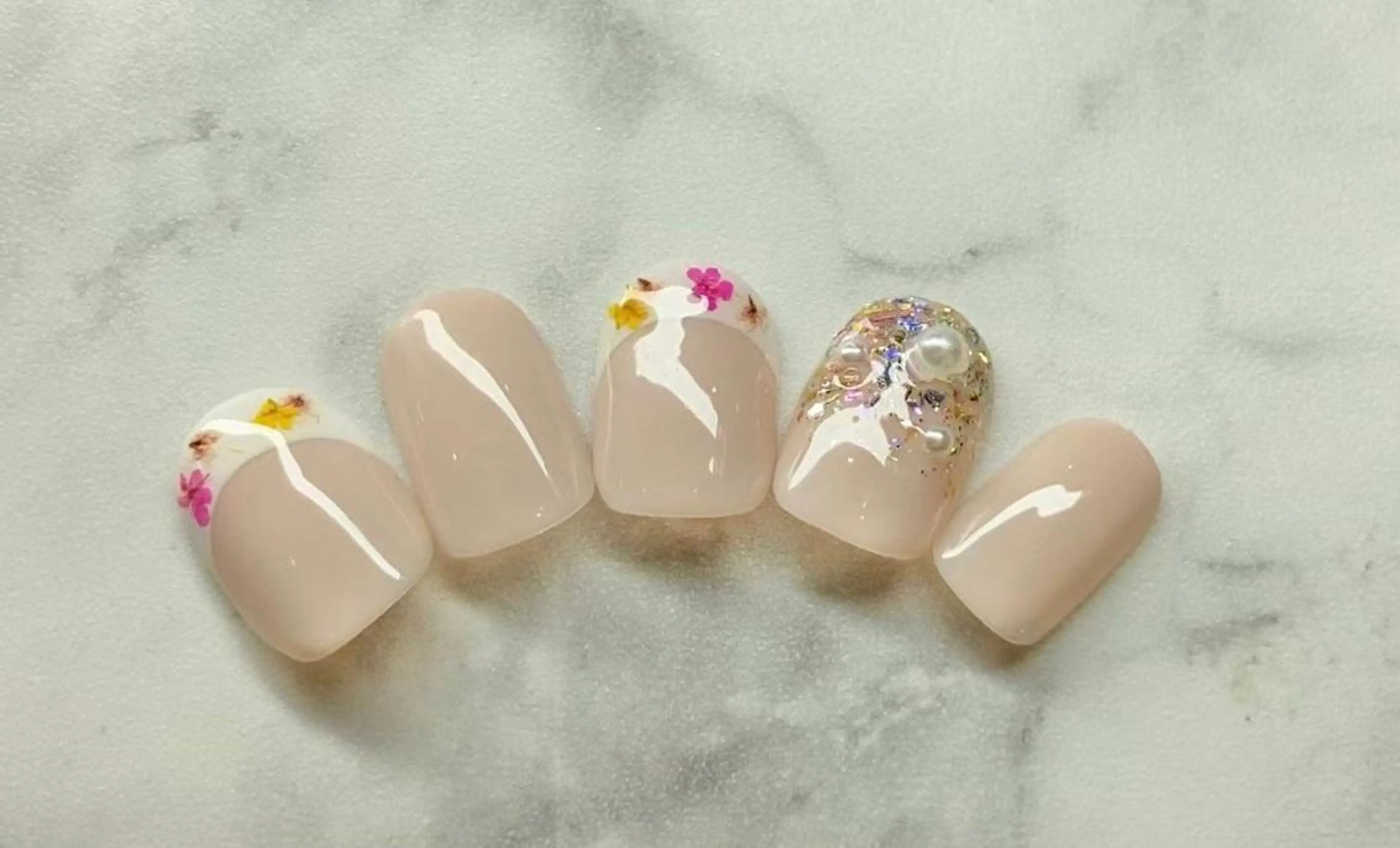 ネイル 長さ出し フレンチネイル ジェルネイル 韓国ネイル マグネットネイル ハンドネイル Nail&eye Belire 新宿のネイルデザイン