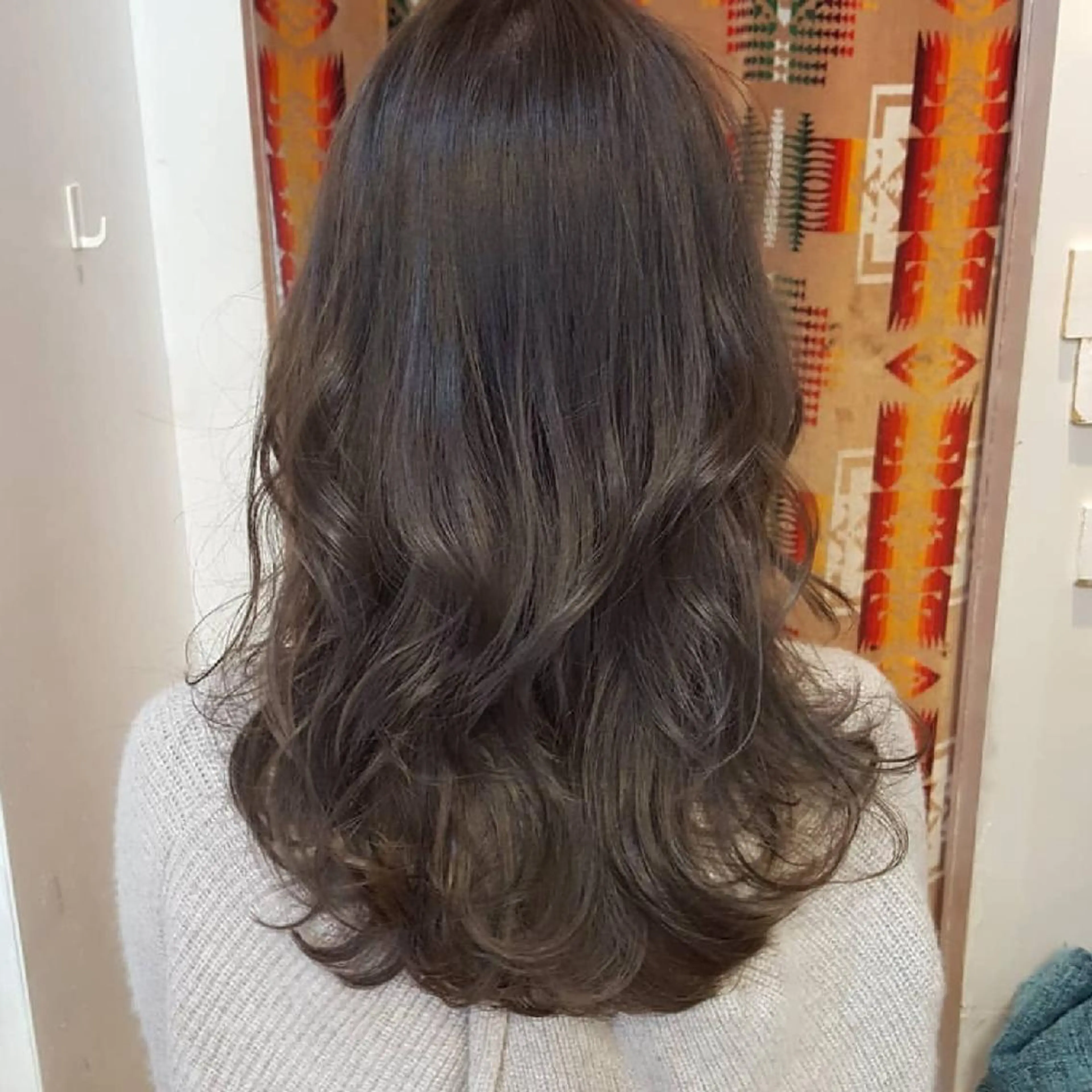 セミロング カラー カット パーマ トリートメント ヘッドスパ フリーランス所属・韓国ヘア レイヤー くびれヘアMATSUのヘアスタイル