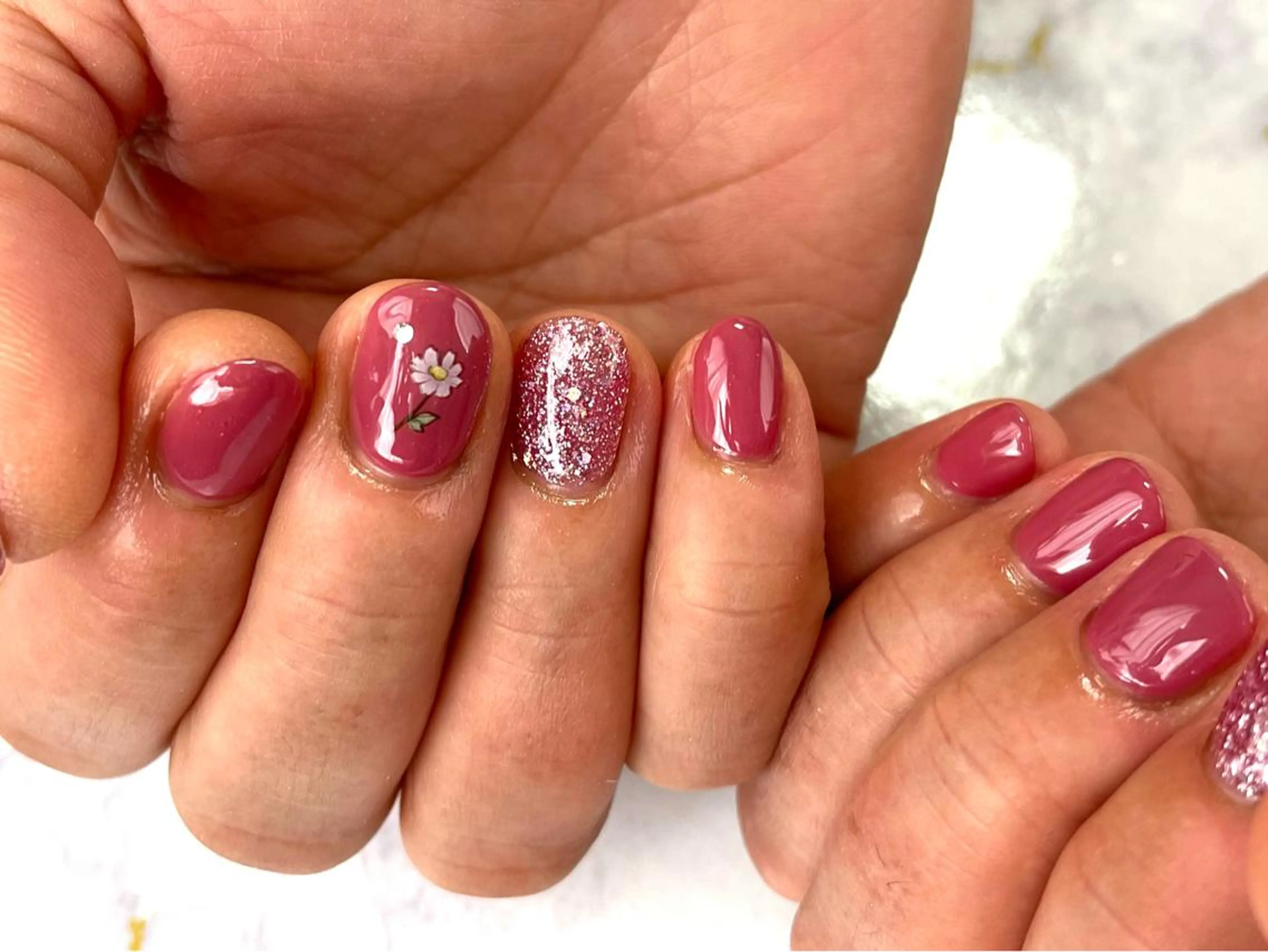 ネイル ジェルネイル 韓国ネイル ワンカラーネイル パラジェル ストーンネイル ハンドネイル nails' it...のネイルデザイン