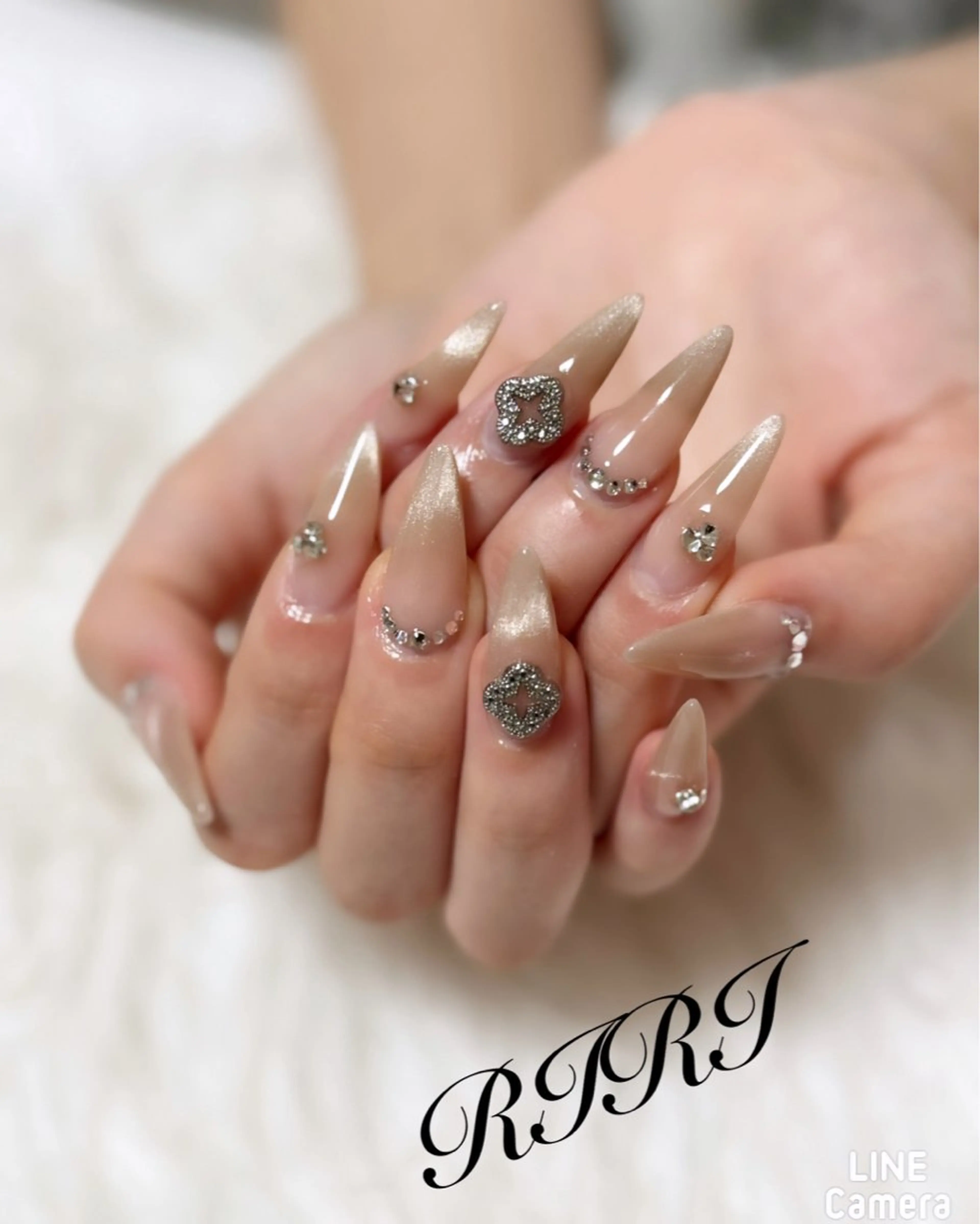 ネイル ジェルネイル ロングネイル マグネットネイル スカルプネイル シンプルネイル ハンドネイル riri オーナーのネイルデザイン