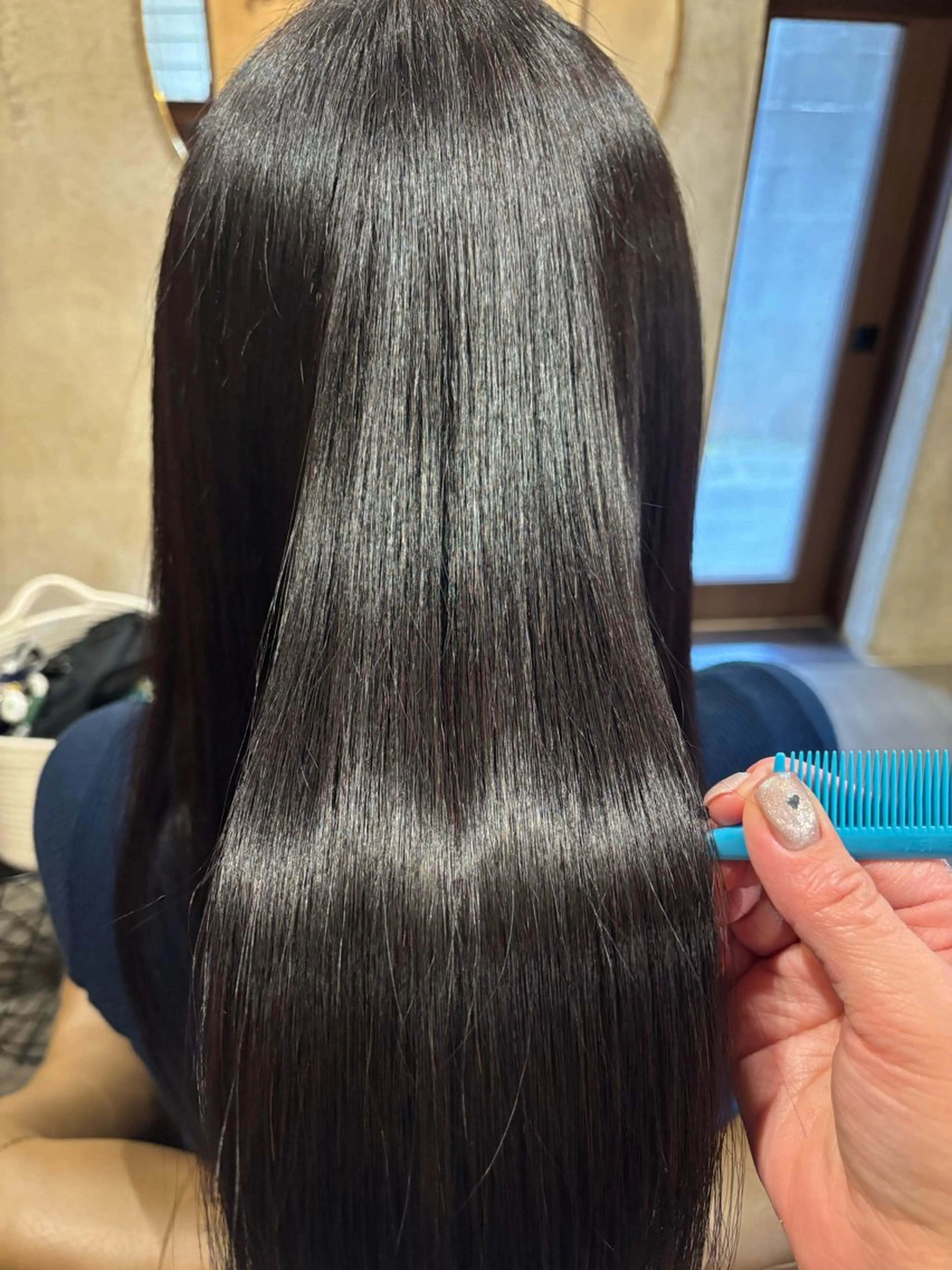 ロング 岩瀬 瑠璃子のヘアスタイル