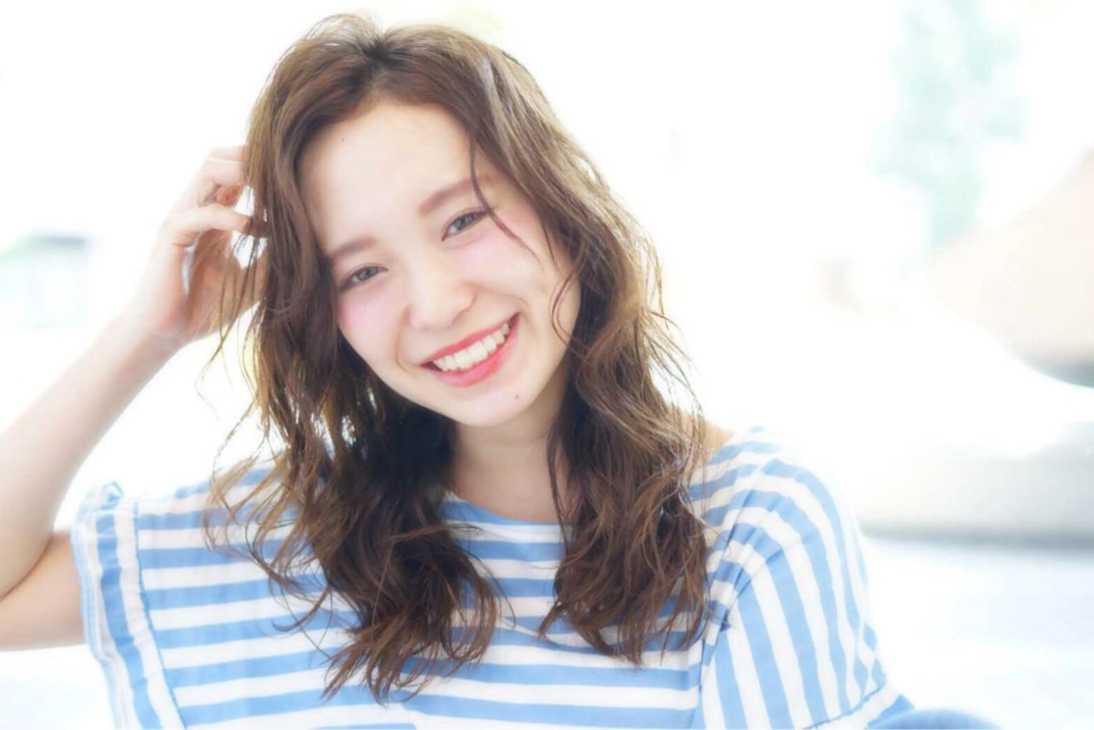 ミディアム セミロング ロング カラー アッシュ 透明感カラー 🪐脱白髪染め 🪐松尾菜々美のヘアスタイル