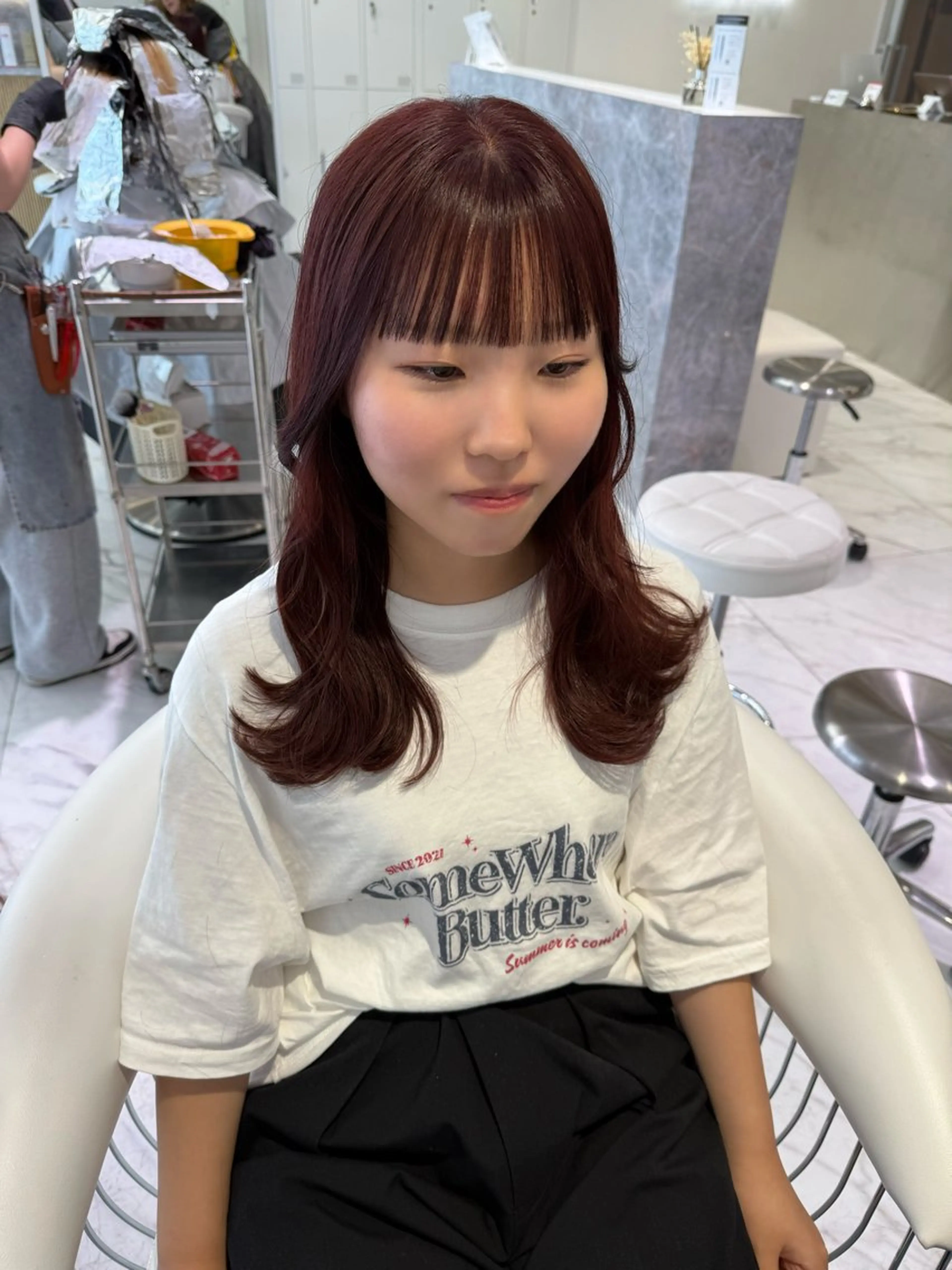 セミロング カラー ボルドーカラー マツオカ マコのヘアスタイル