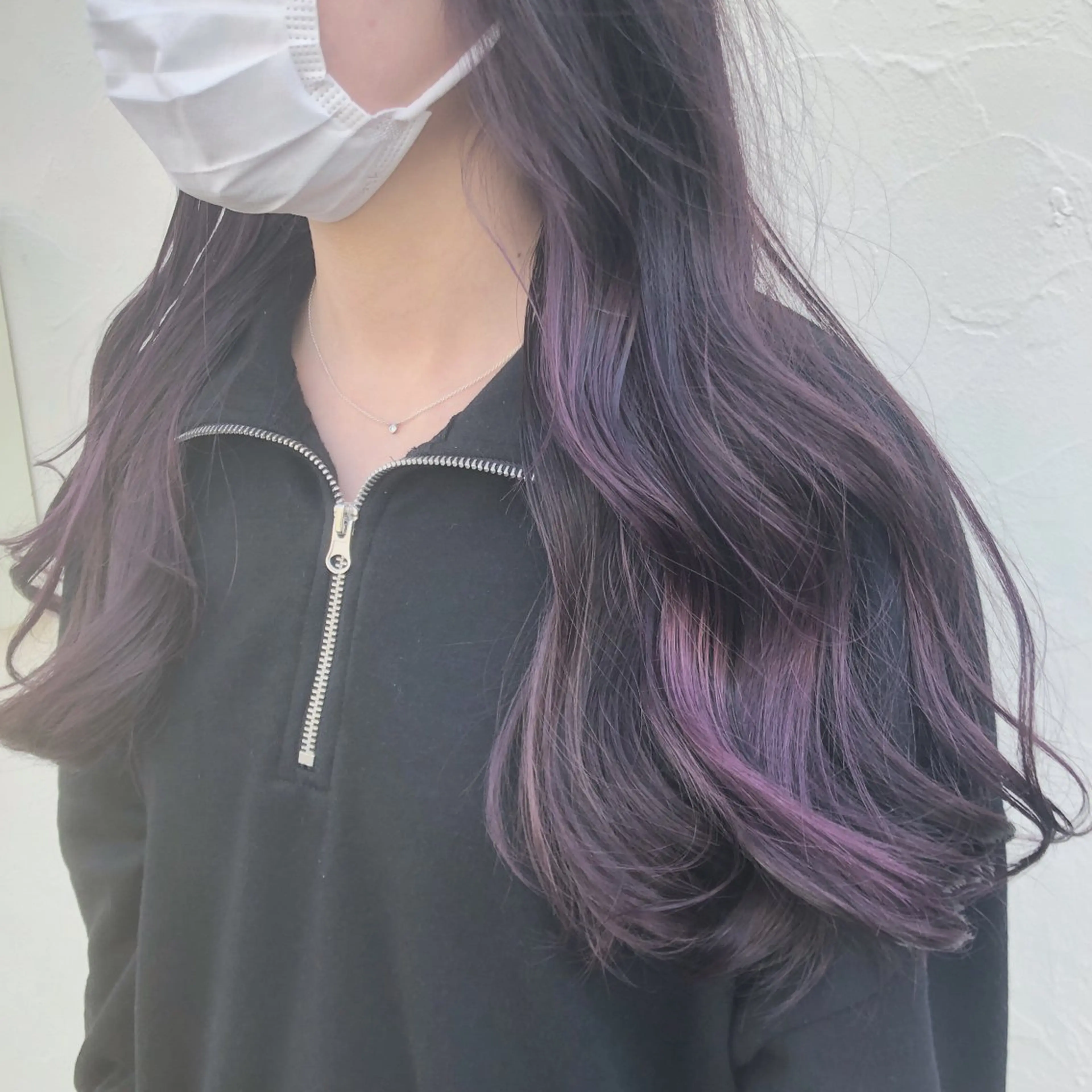 ロング カラー パーマ ヘアアレンジ 黒髪 ブリーチ インナーカラー ラベンダーカラー パープルカラー カット ヘアカラー トリートメント 【ツヤ髪美容師】 ツダケイスケのヘアスタイル
